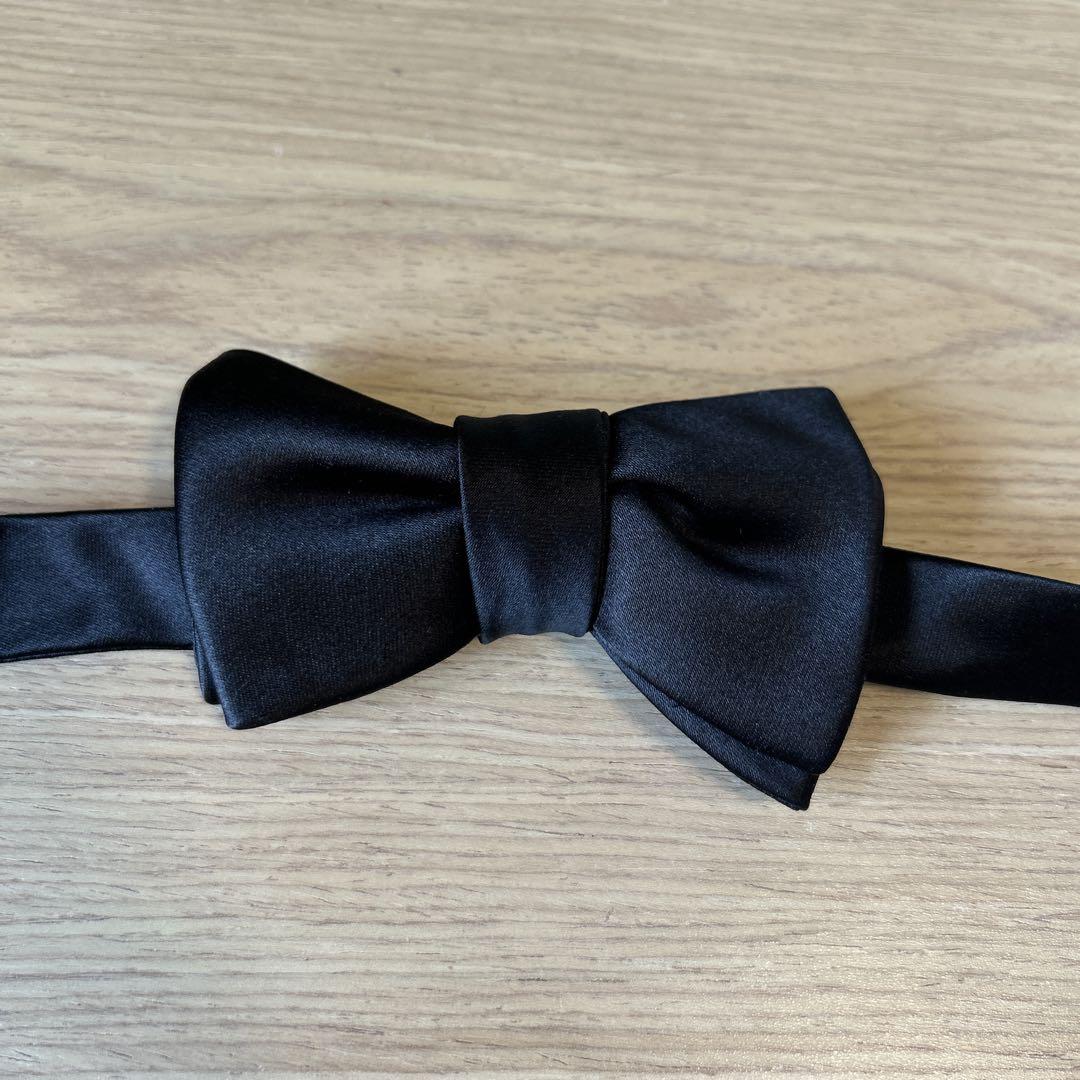 Black Satin Bow Tie Treatment