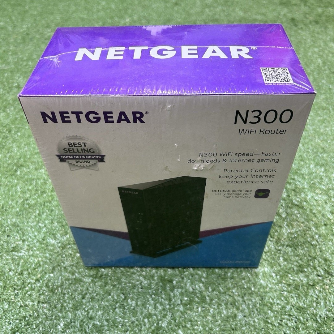 Netgear N300 300 Mbps 4-Port 10/100 Wireless N Router Gaming Single-band WNR2000