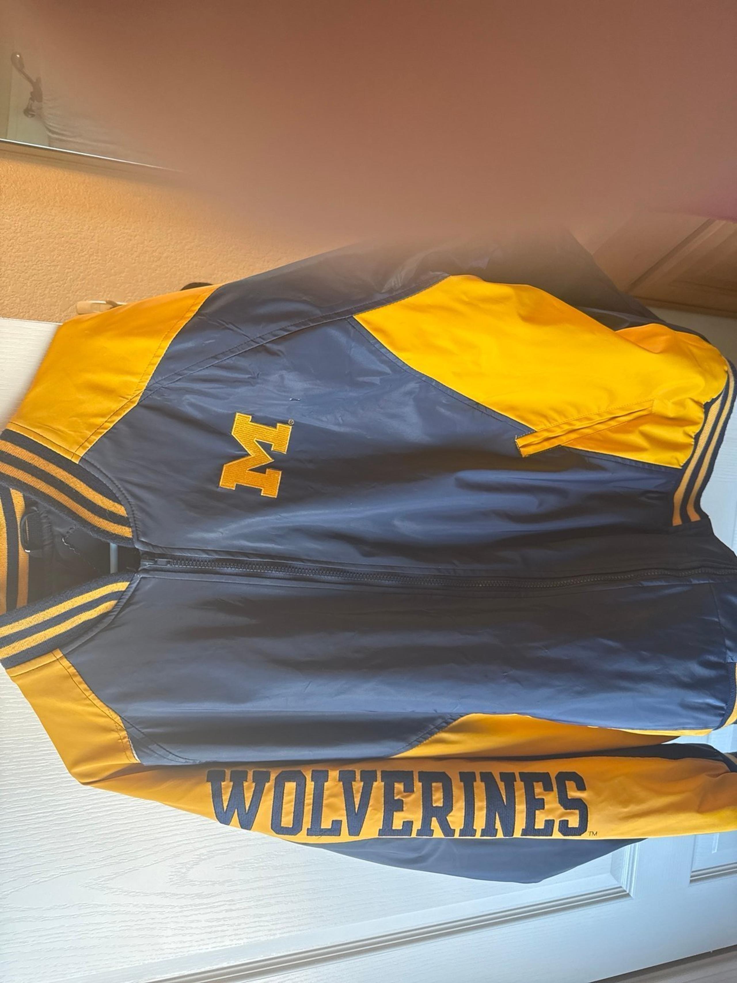 Men’s Steve&barrys Michigan Wolverines Maze and Blue lined jacket. 2xl