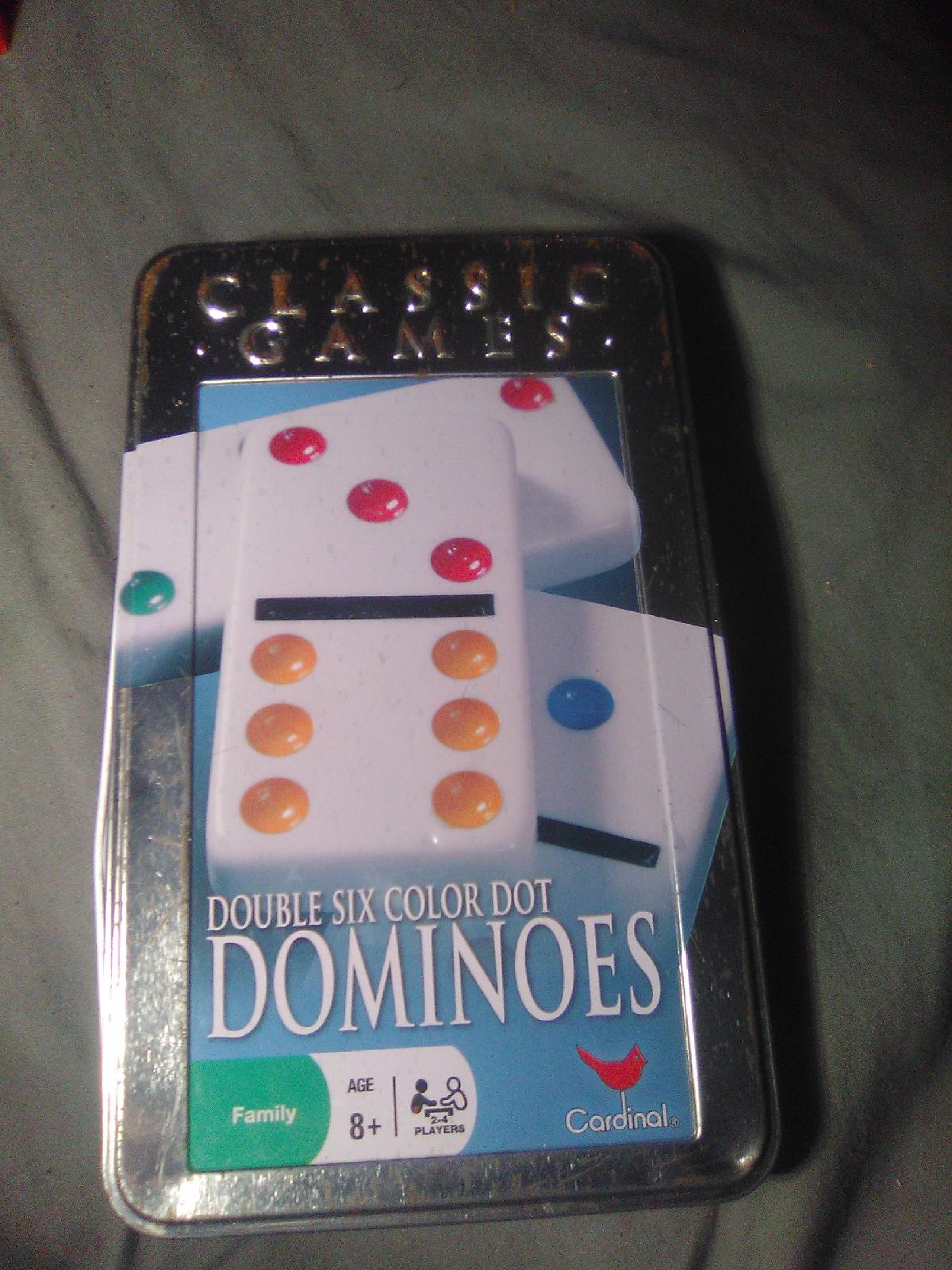 Aluminum case dominoes set