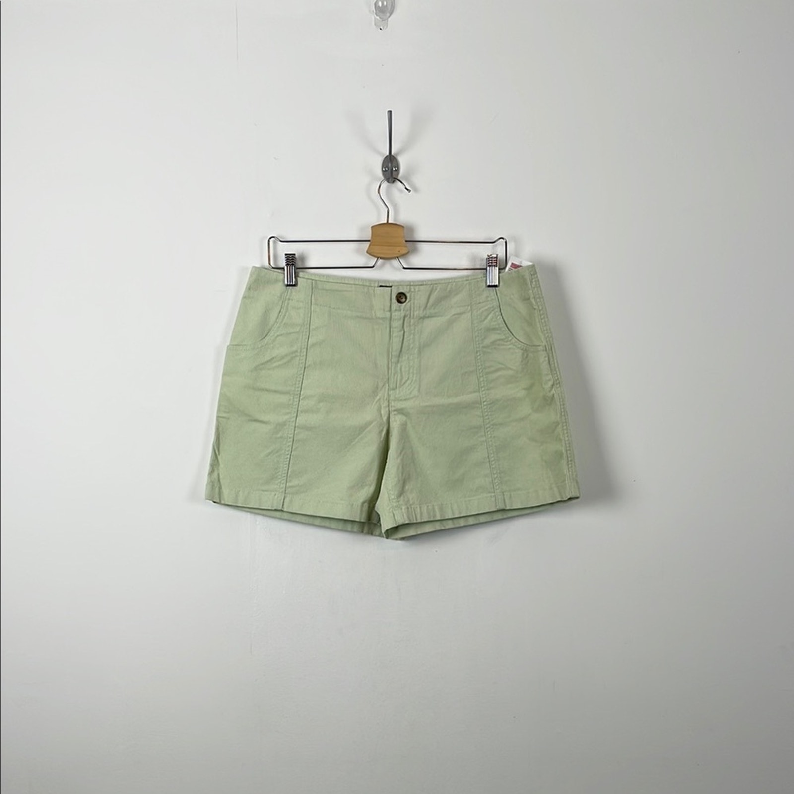 Vineyard Vines Corduroy Solid Reed Green 2 Pockets Women's 12 Casual Shorts NWT
