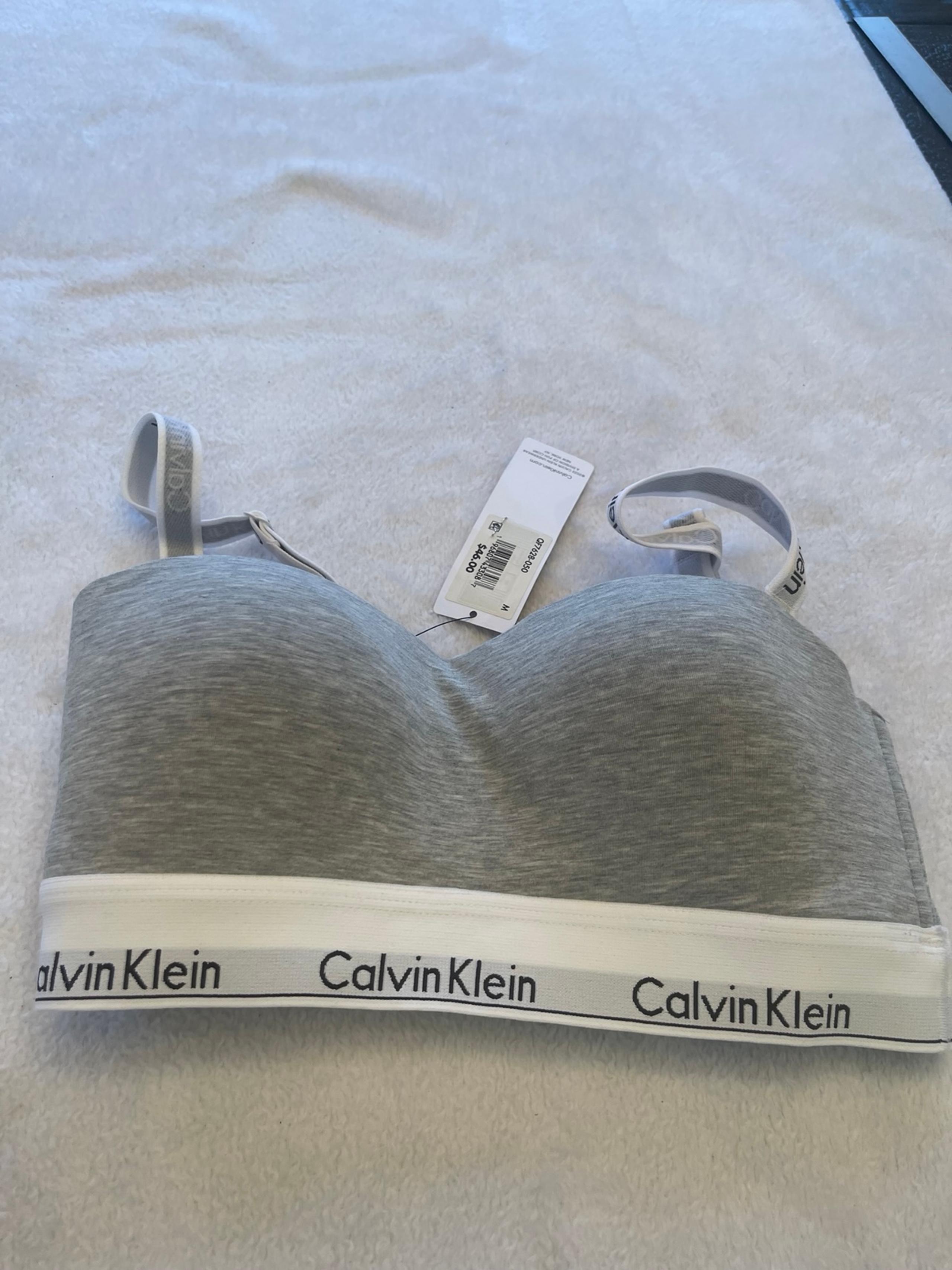 Calvin Klein new women’s sports bra. Size medium sku 0052