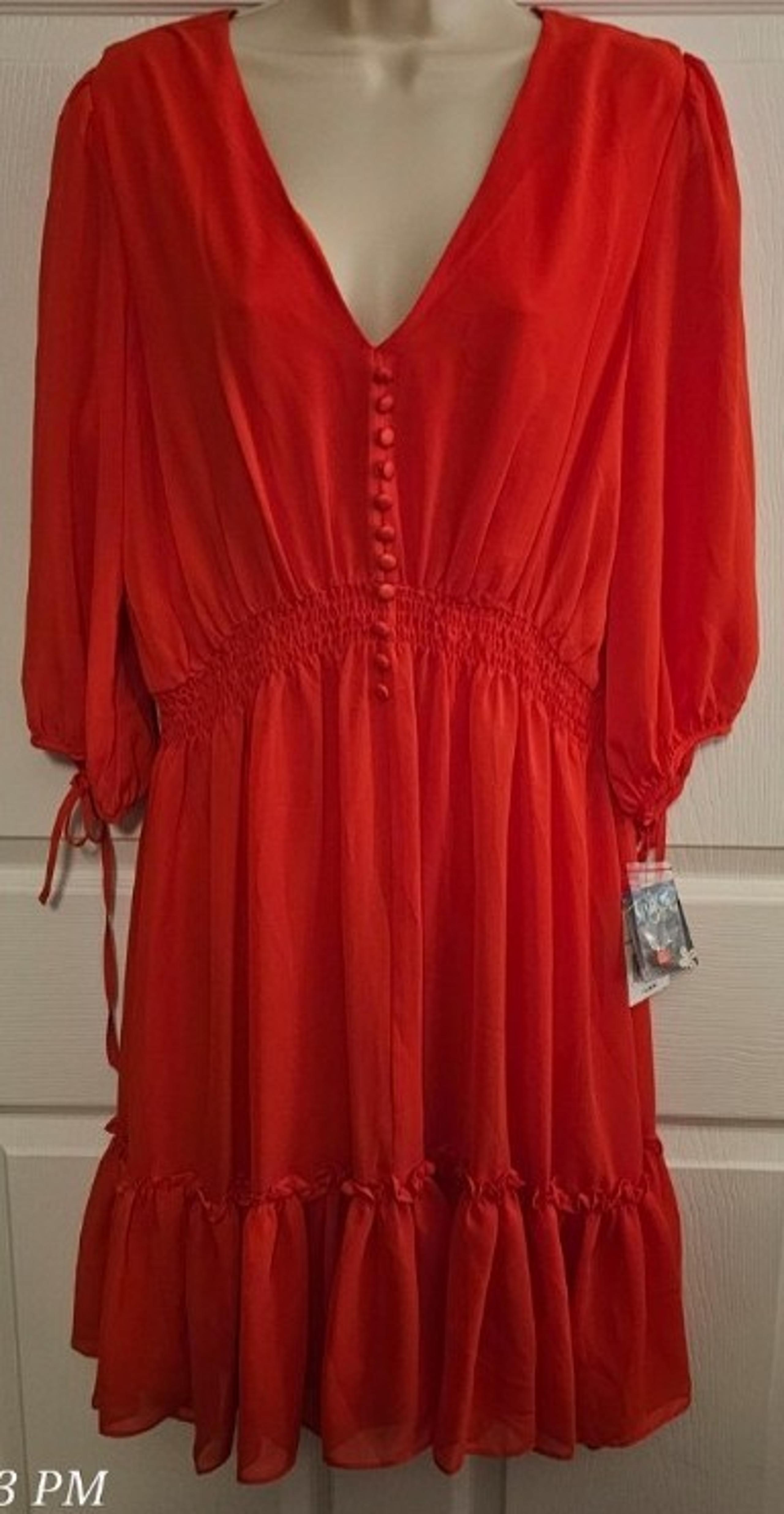 Taylor
Women's Elbow Sleeve V-Neck Tiered Chiffon Dress NWT