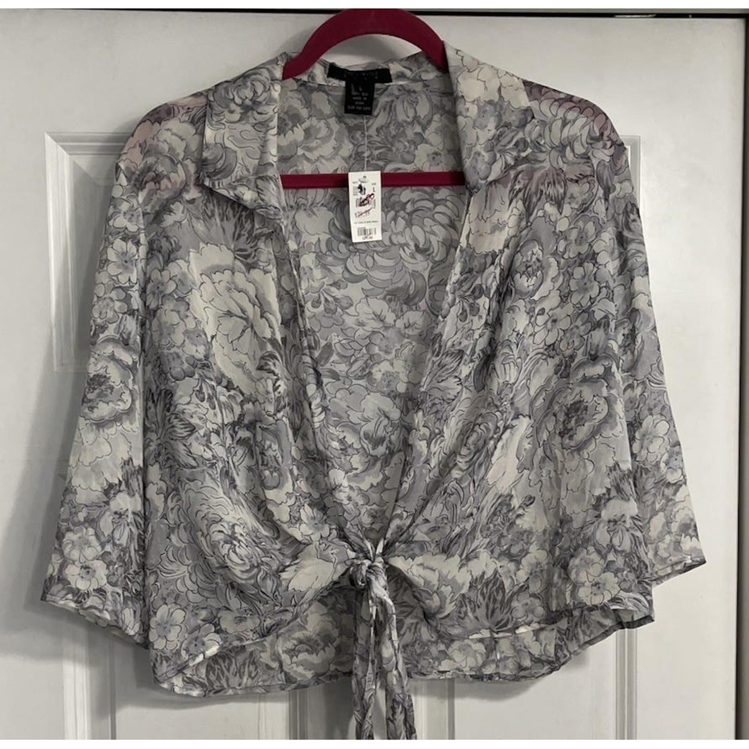 The Limited 100% Silk Gray Floral Semi Sheer Wrap Top Blouse Y2K Sz Large NWT