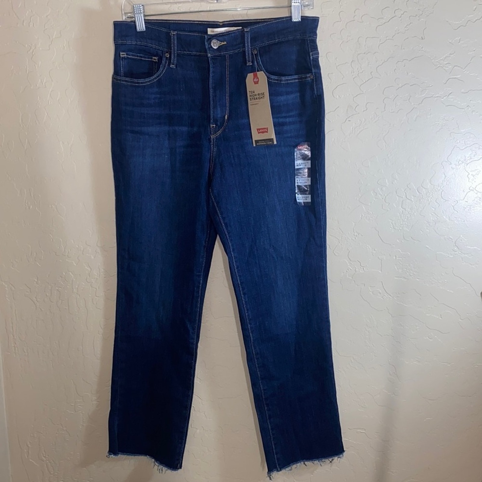 Levi’s 724 high rise straight jeans. NWT