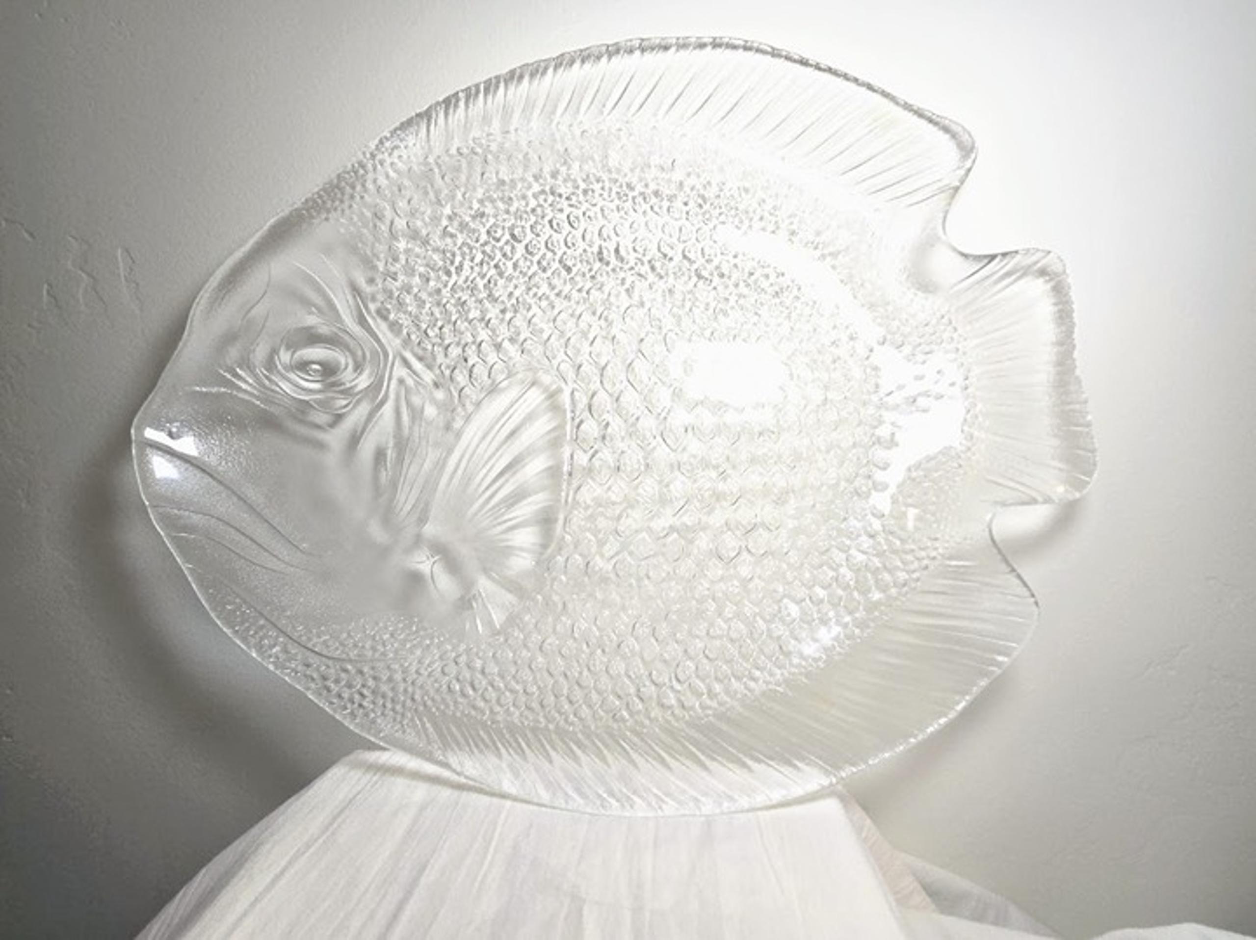 Vtg POISSON Clear Fish Shaped Serving Platter 15-1/4" x 12-1/2" Tray EC - Arcoroc