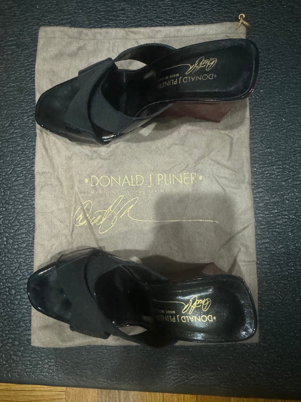 Donald J Pliner - black and red wedge size 7.5