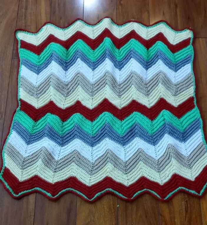 Vintage Afghan Handmade Crochet Baby Throw Blanket, Pre-Owned
