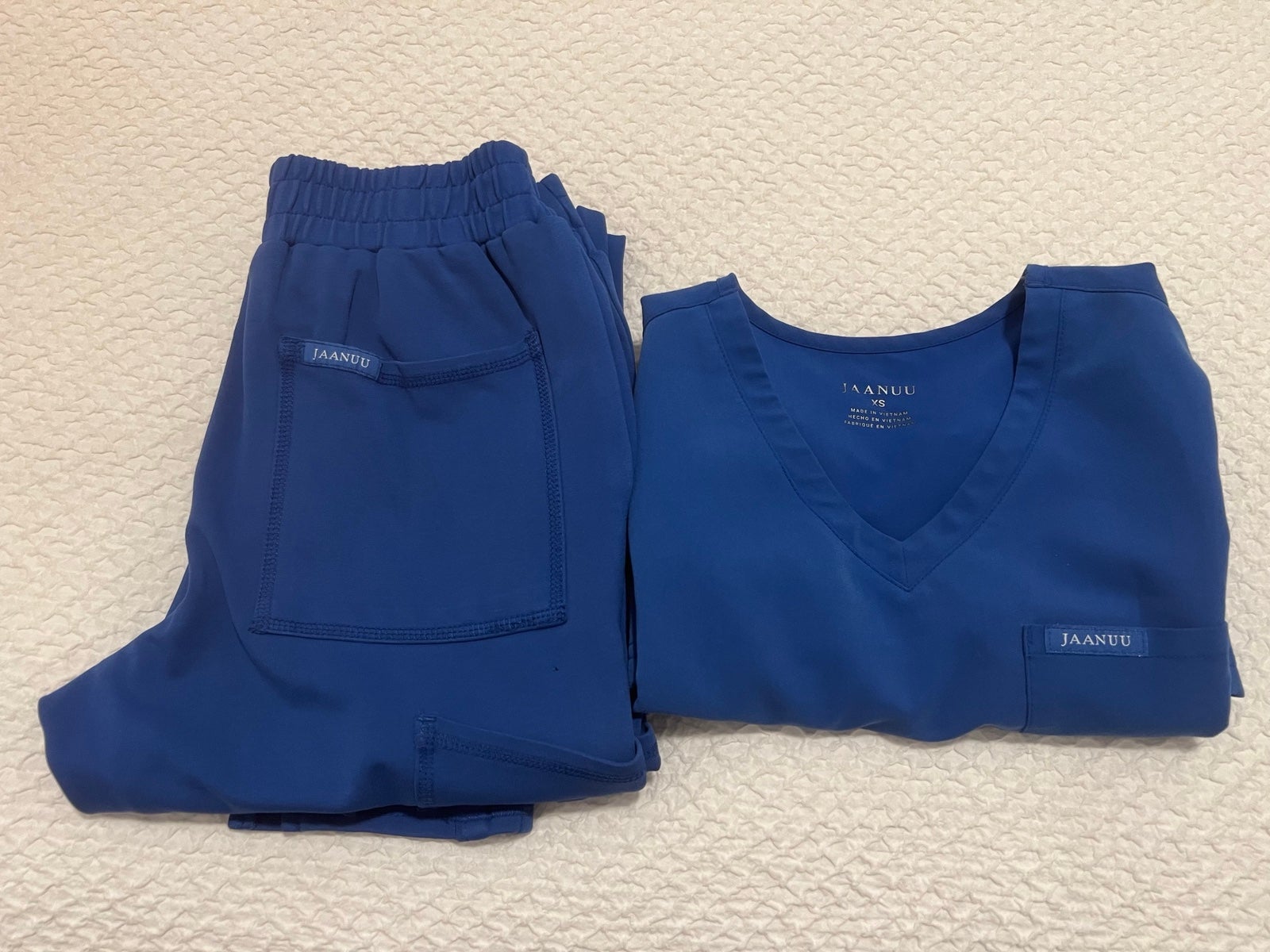Jaanuu scrub set xs