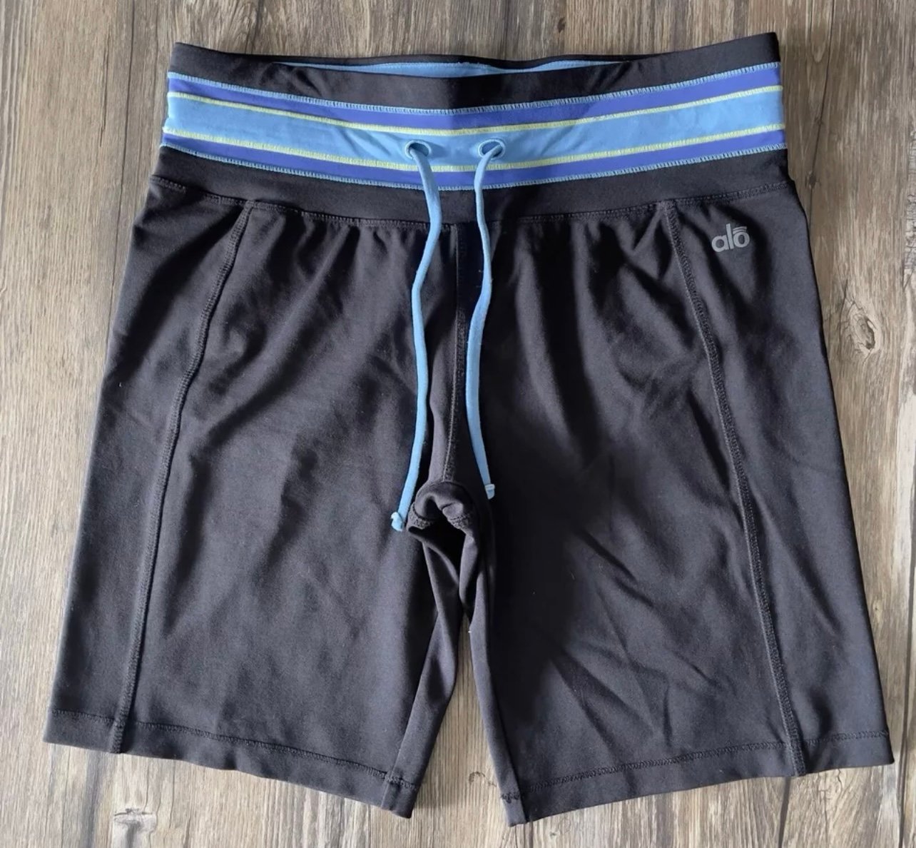 Alo Cool Fit Yoga Running Bike Shorts Drawstring Elastic Waist Women M EUC