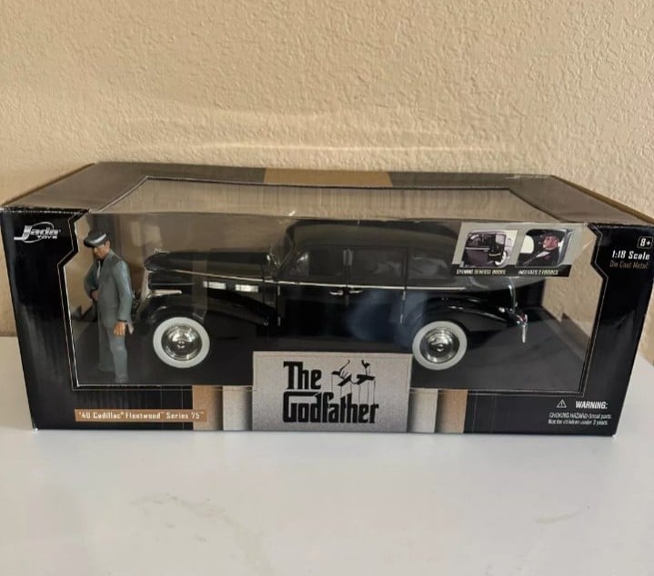 Jada Toys 1940 Cadillac Fleetwood series 75 The Godfather & Brando figure 1:18