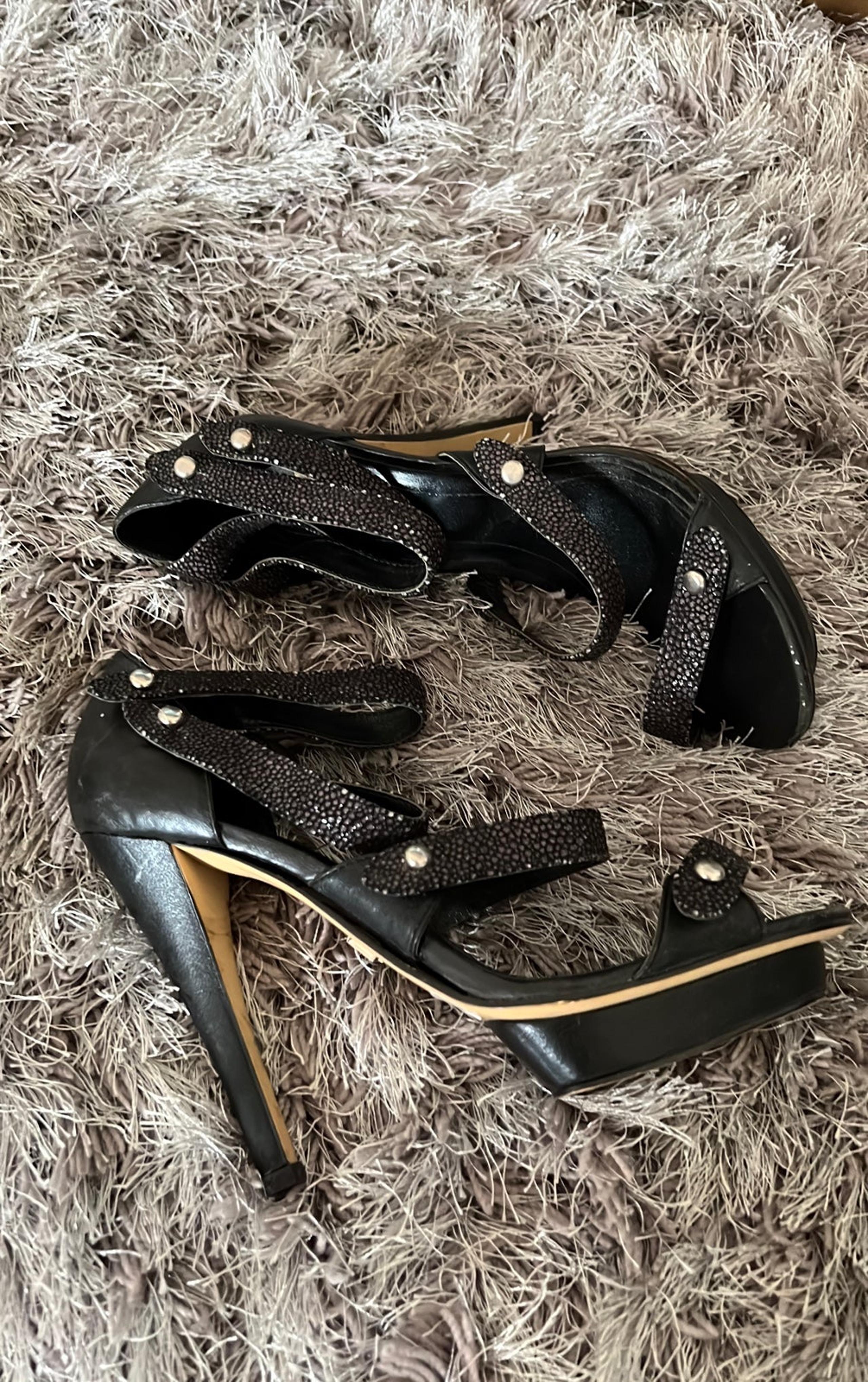 Halston Pumps