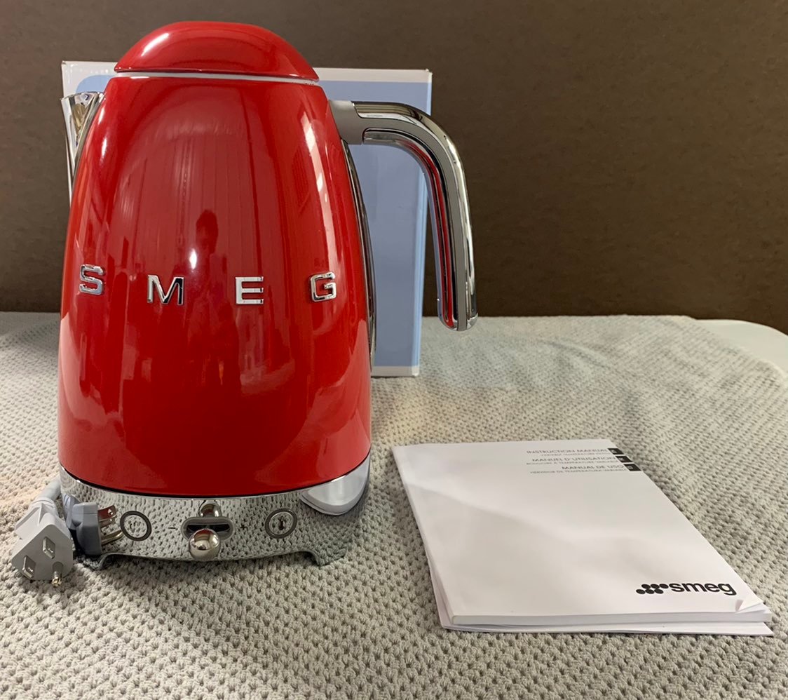 Smeg Silver Retro Electric Tea Kettle + Reviews