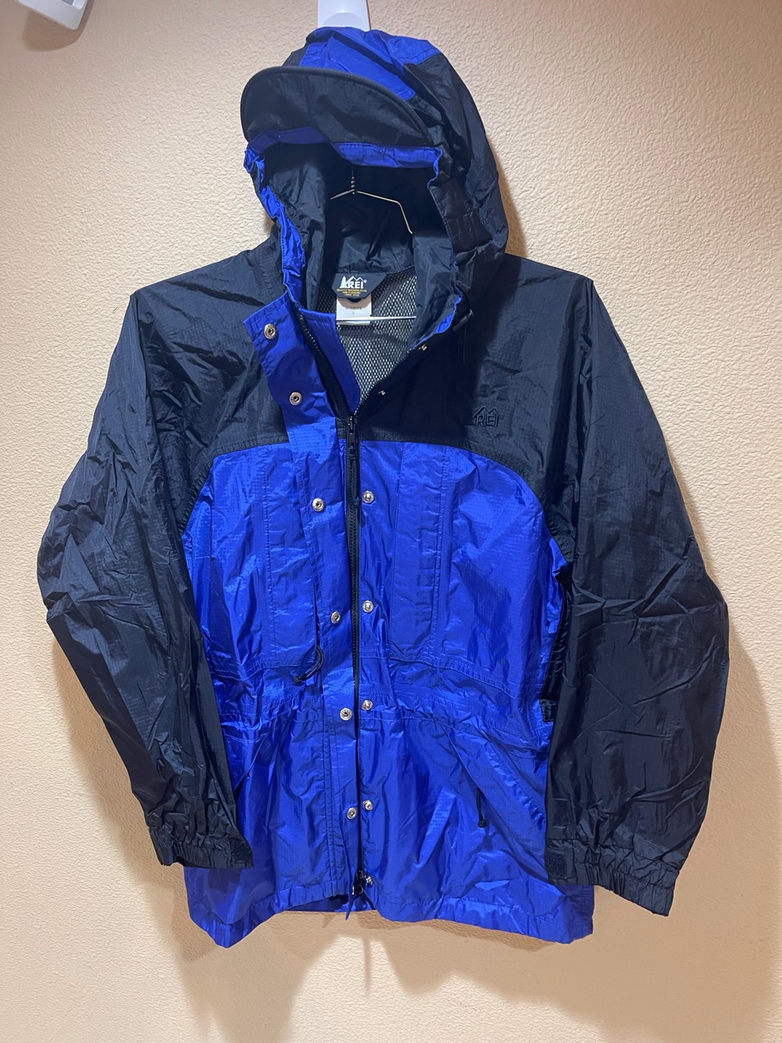 REI GORE-Tex women hoodie windbreaker size  small