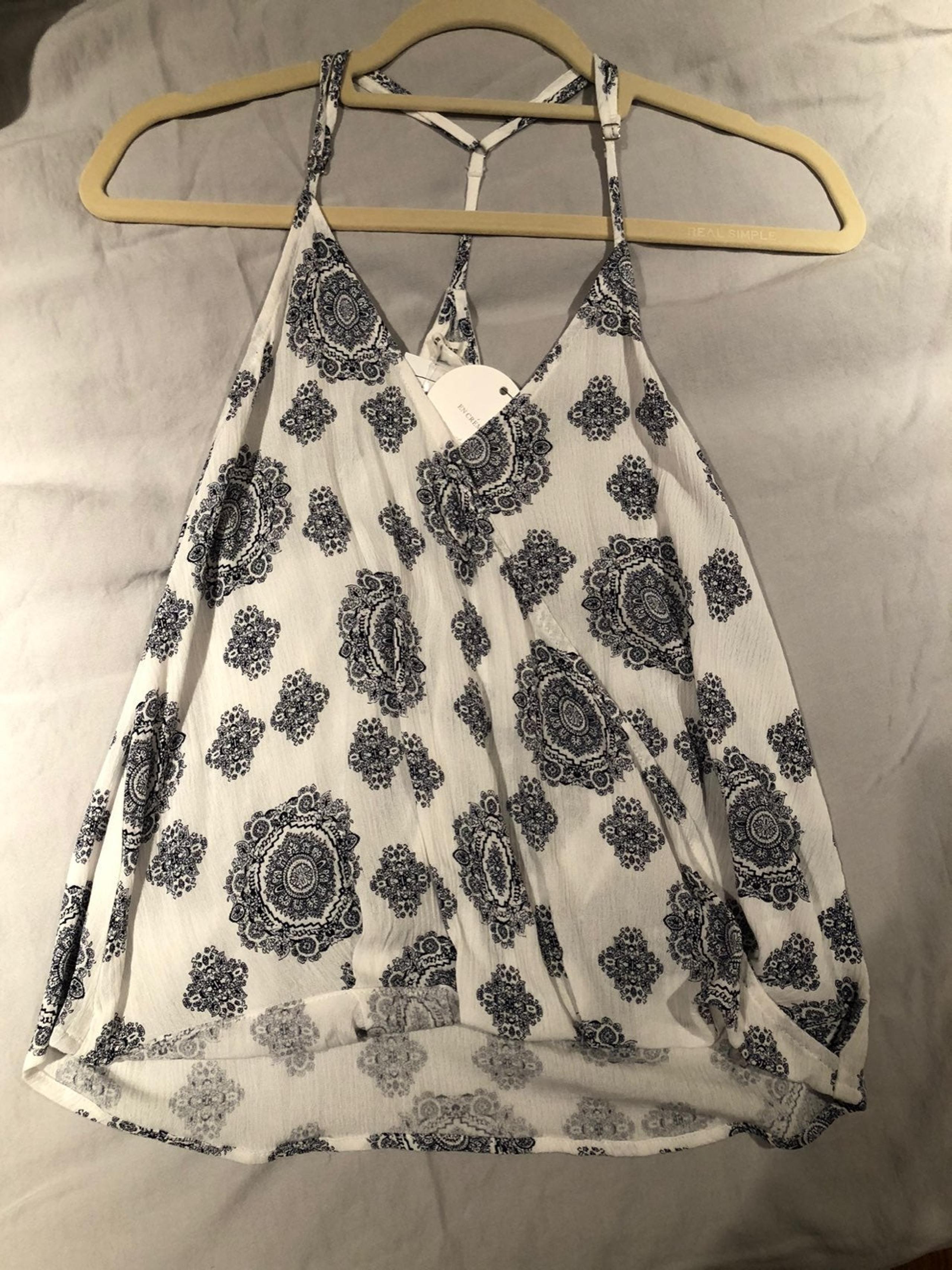 En Creme paisley pattern tank NWT