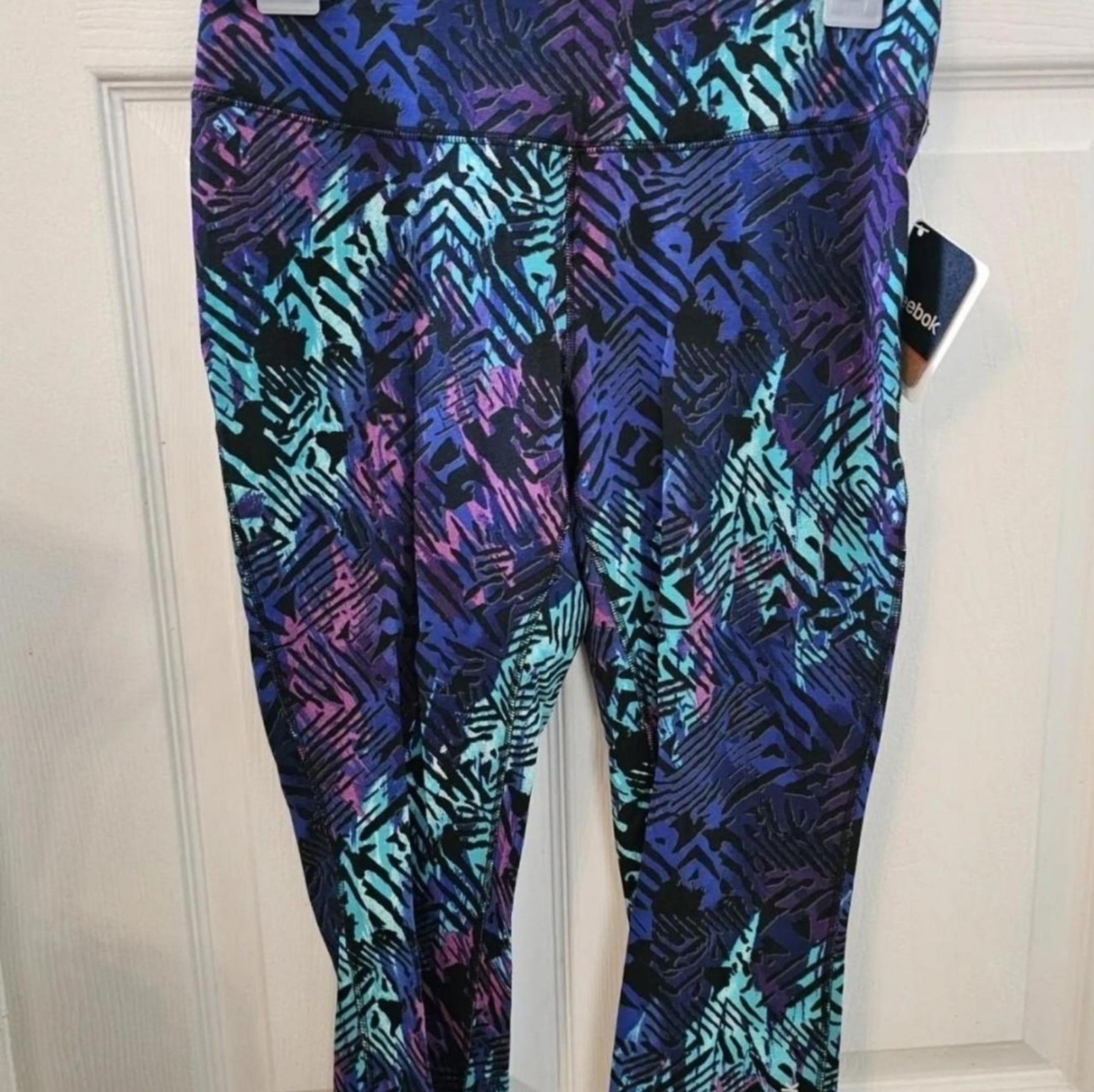 Reebok Sport Women's Size M Psycho Tropic Blue Tight Fit Capri Leggings NWT
