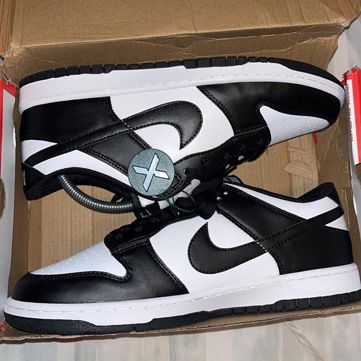 Nike Dunk Low panda 7.5 Authentic New