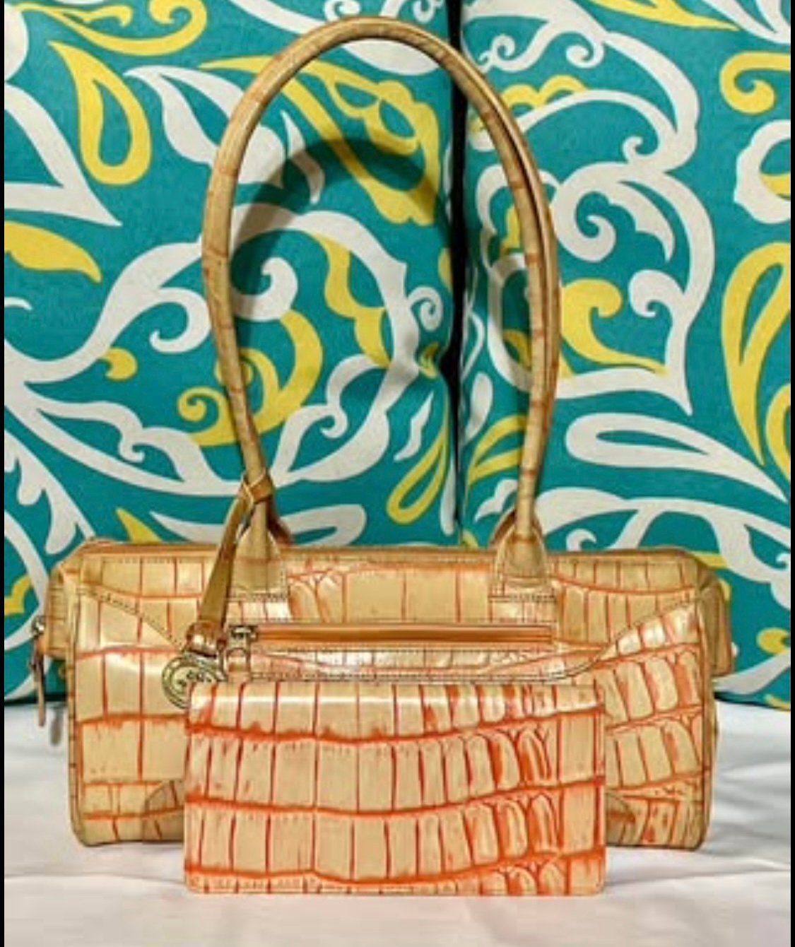 Brahmin vintage Expandable Barrel Bag W/Matching Wallet Mint!!