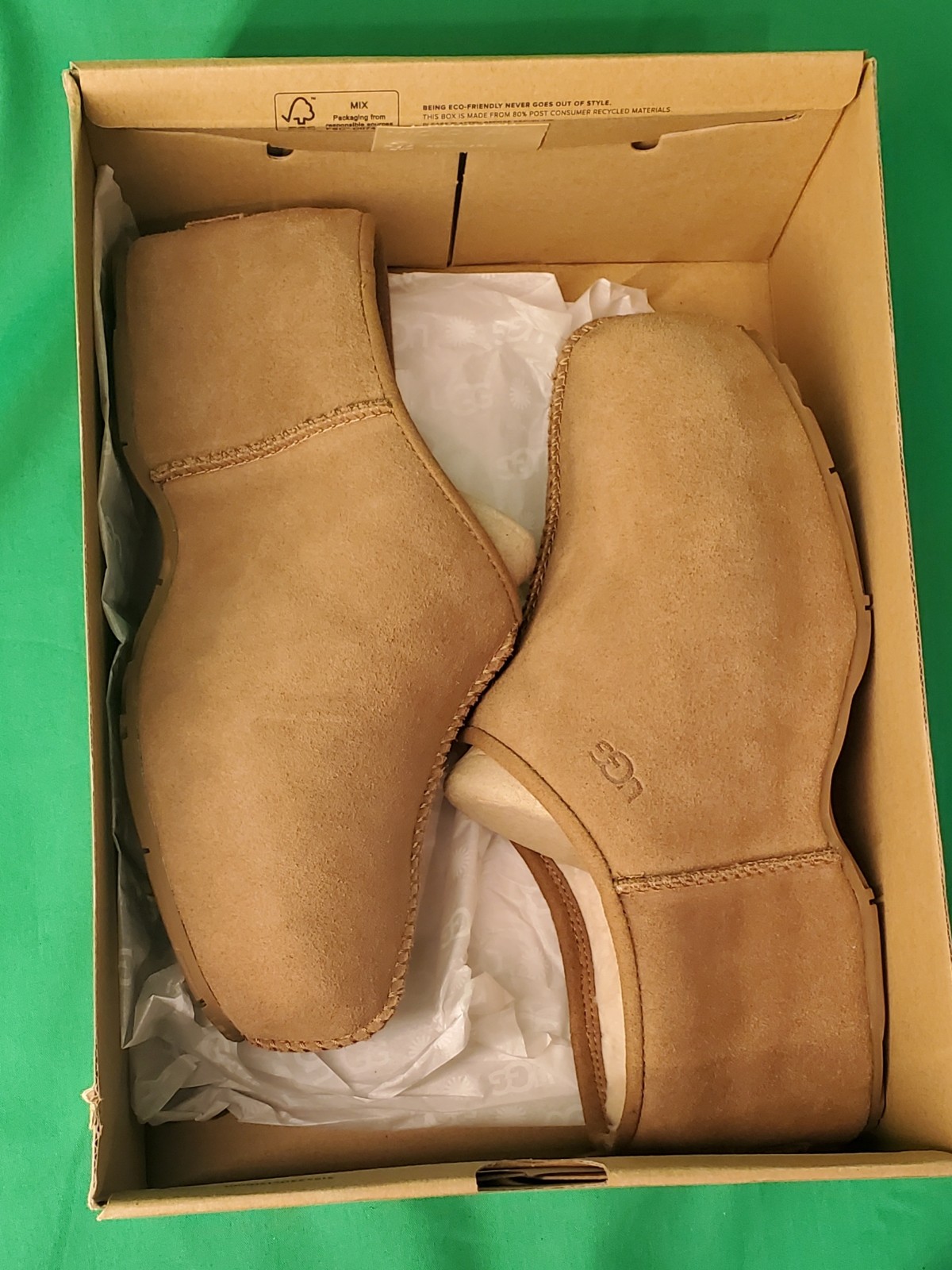 NIB UGG Cottage Clogs.