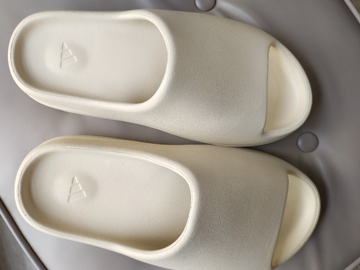 Yeezy slides size 11 white slippers