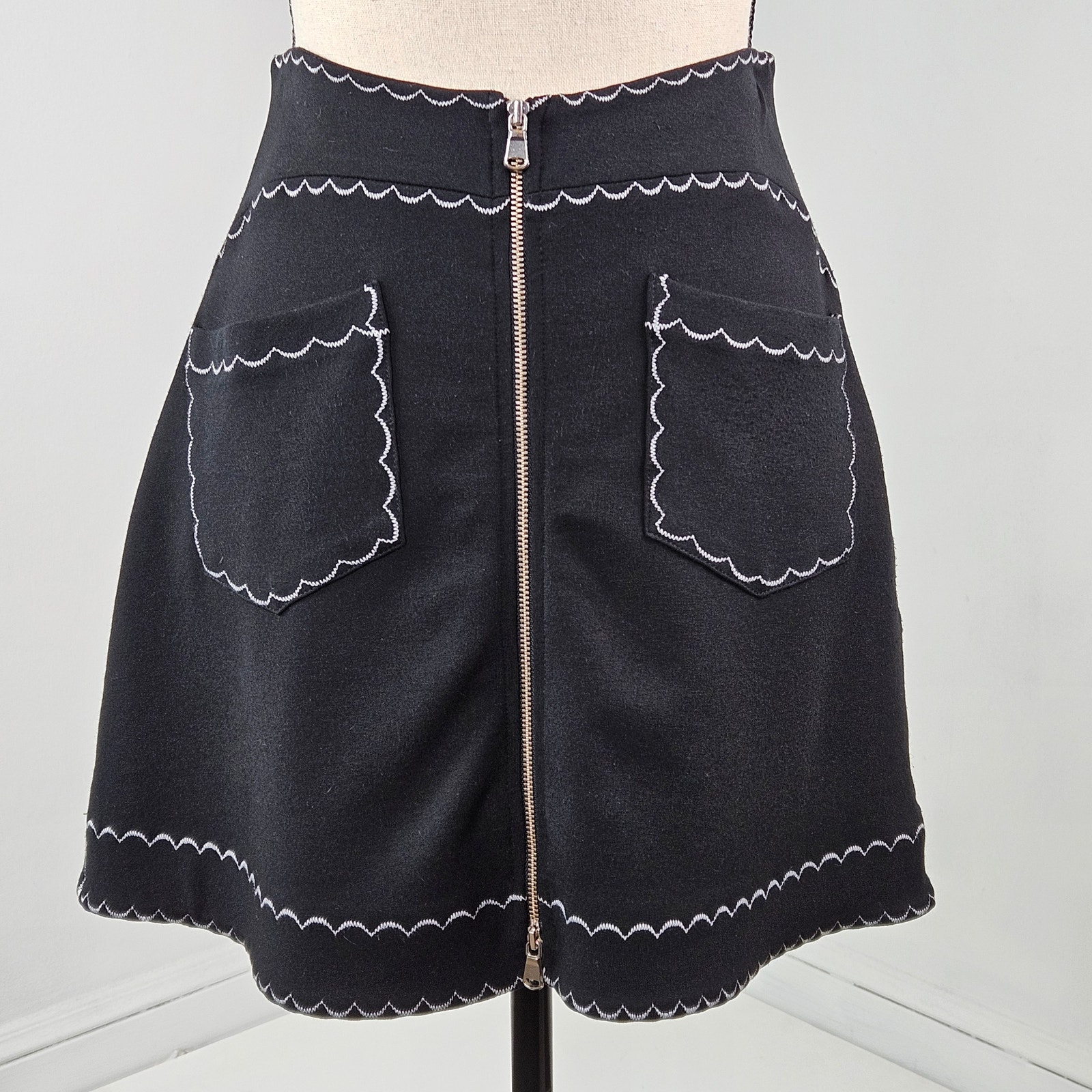 McQ Alexander McQueen Women's Black Zipper Jersey Knit Mini Skirt | FLAWS | XS