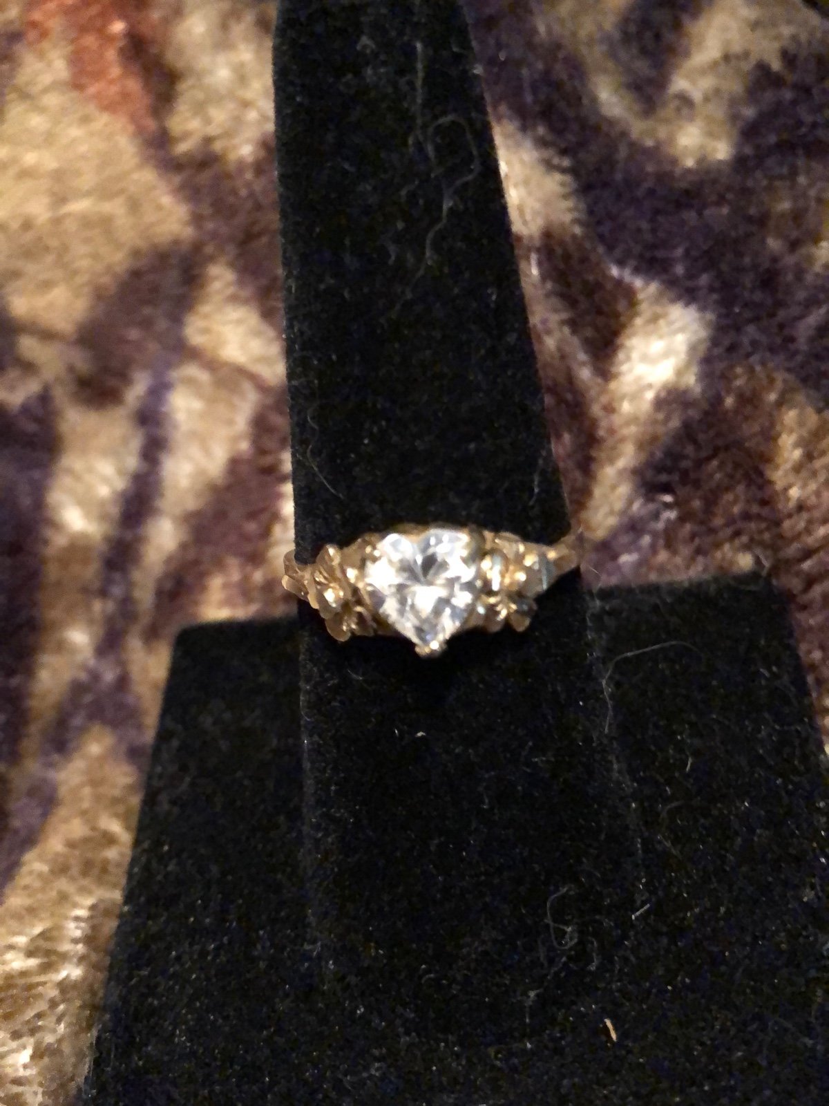 10kt yellow gold ring with white prong set stone