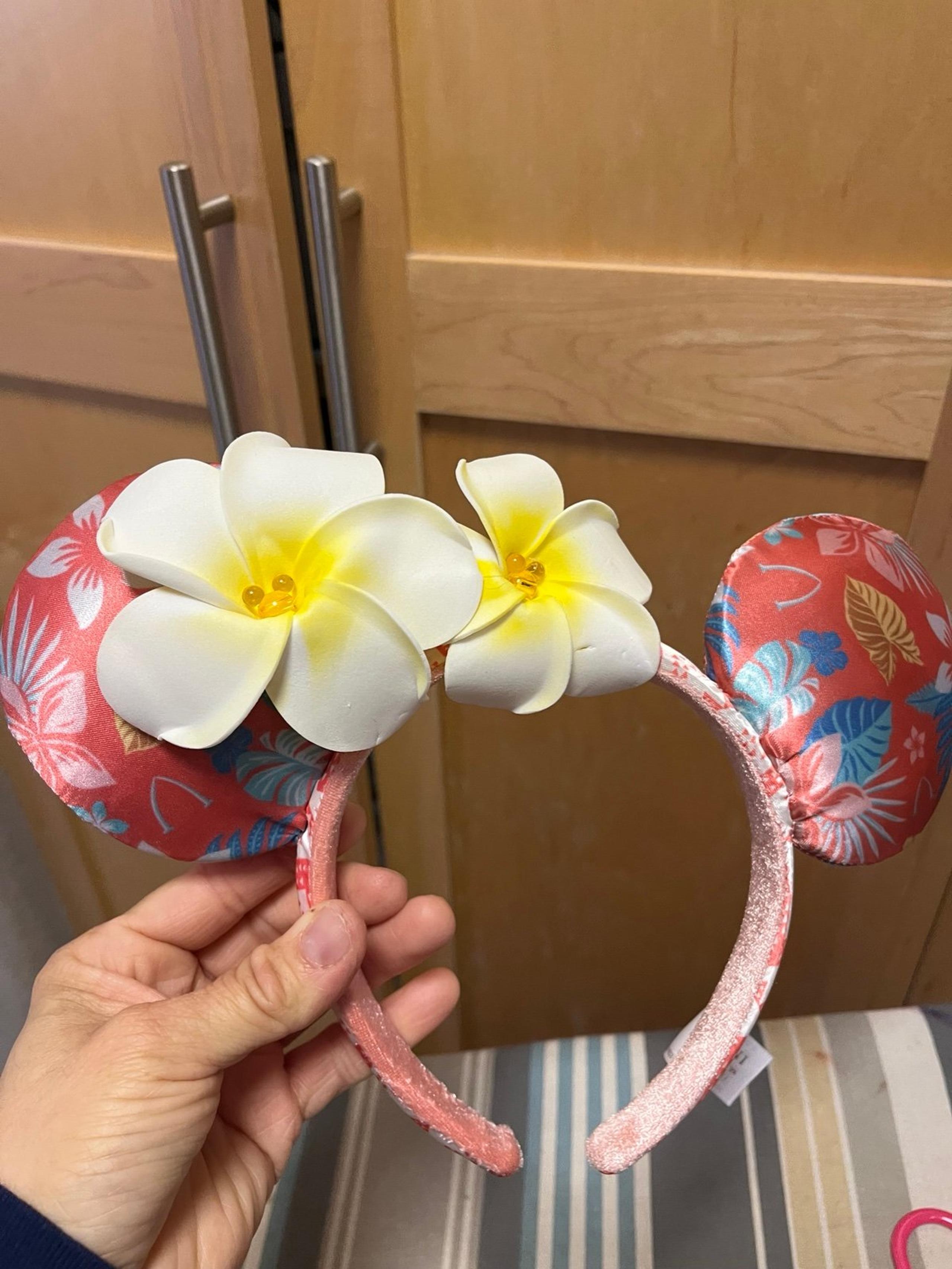 Minnie Ears Disney park Hawaiian style Aulani