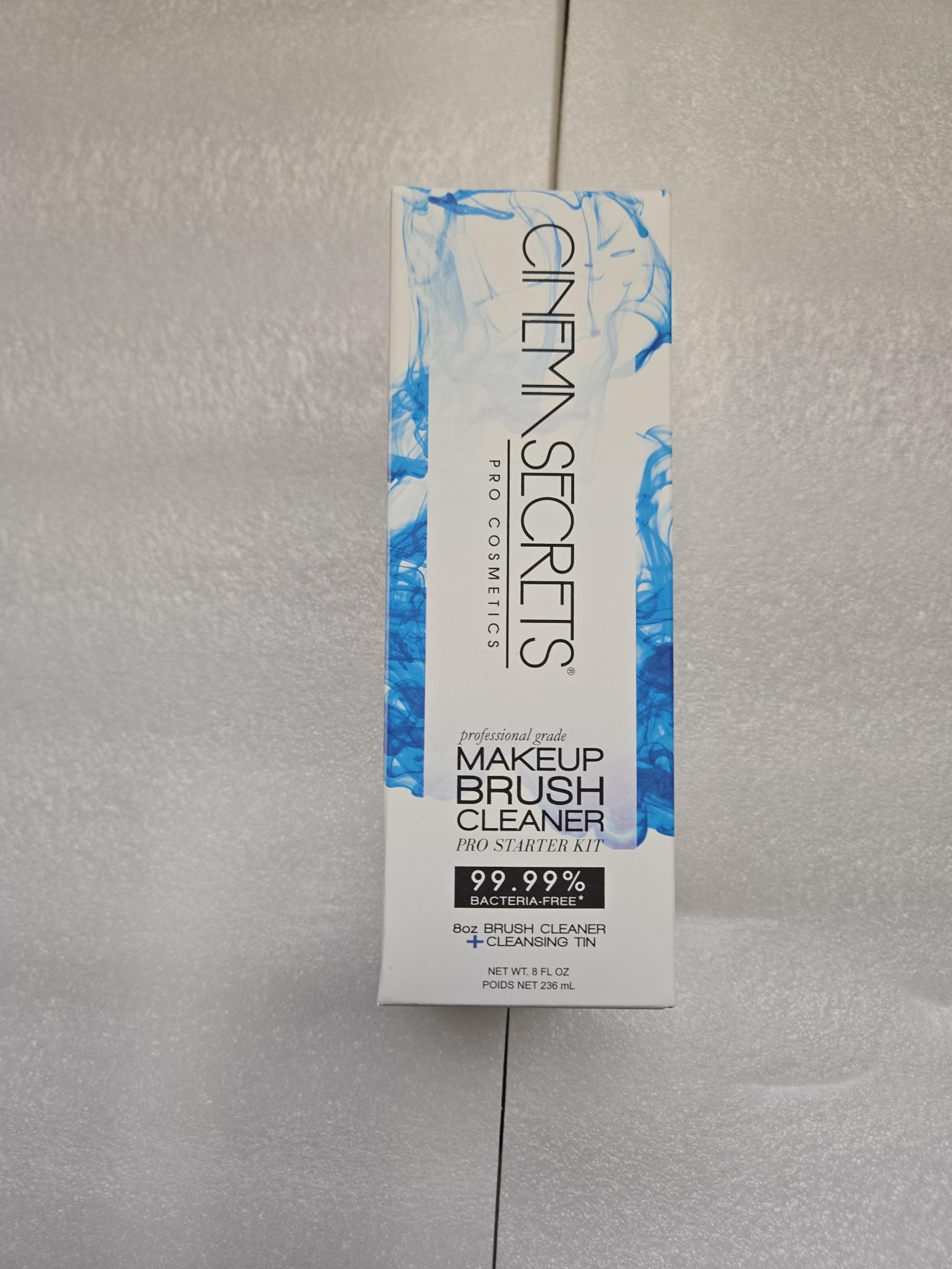 CINEMA SECRETS MAKEUP BRUSH CLEANER KIT
