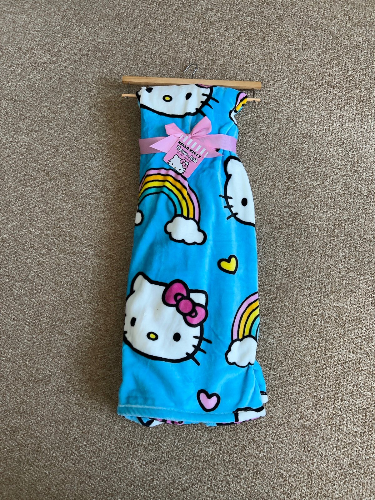 NWT Hello Kitty Blue Pink Plush Throw Blanket