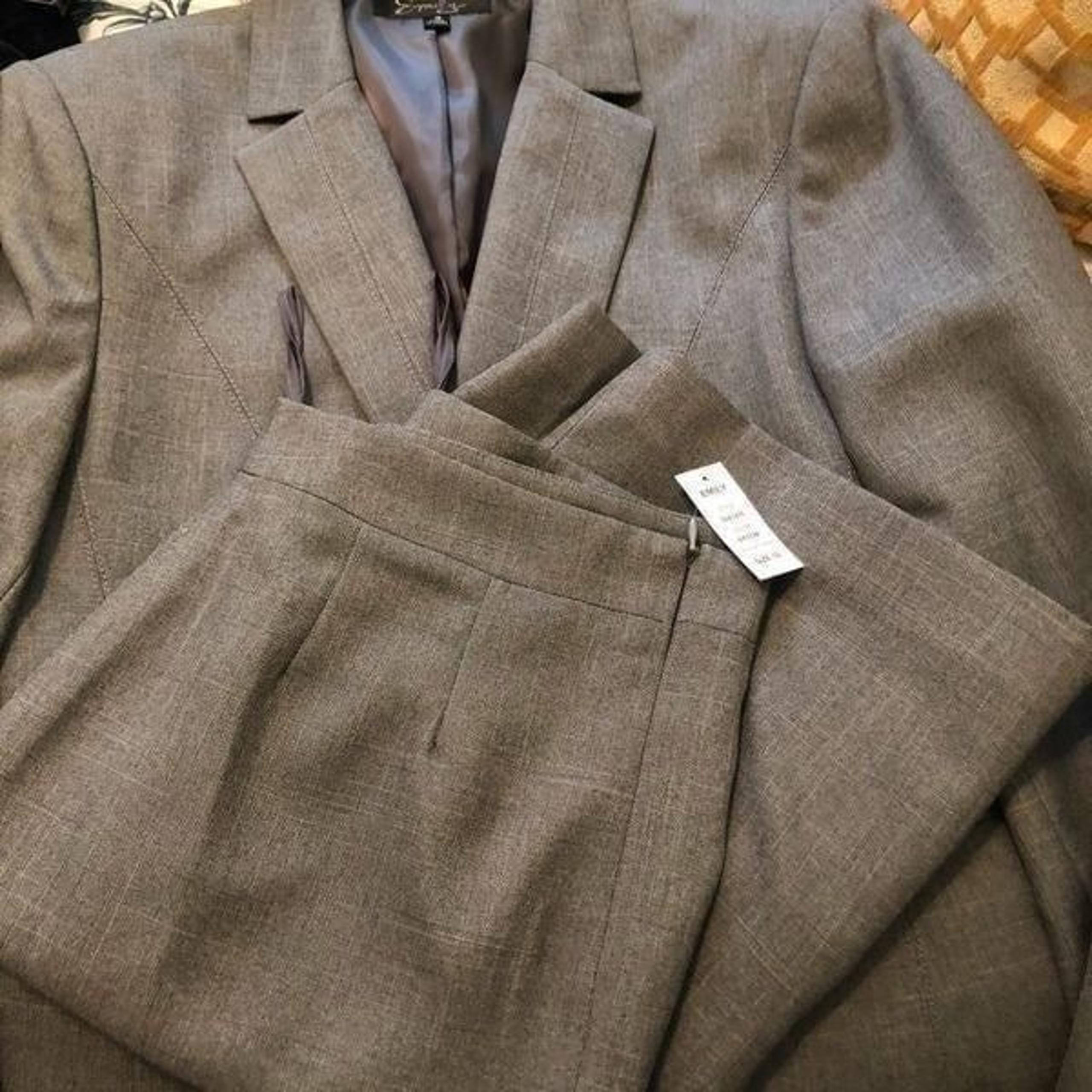 NWT Emily 2 Piece Skirt Suit Set