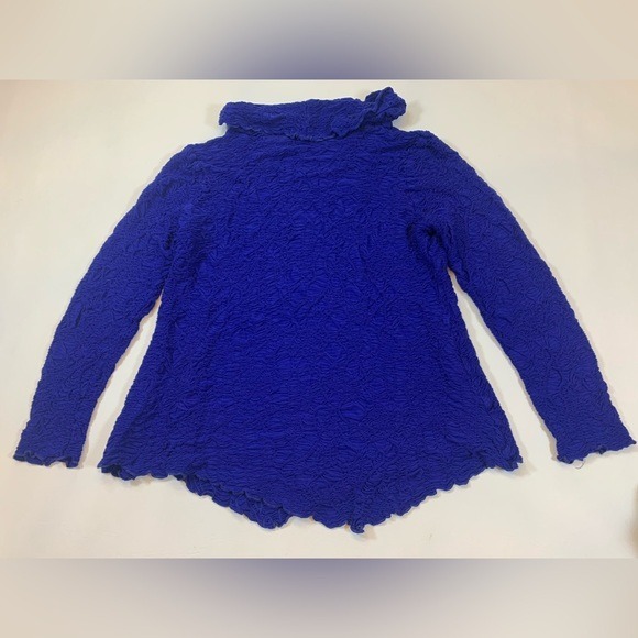 Snoskins rotal blue women’s large turtle neck top