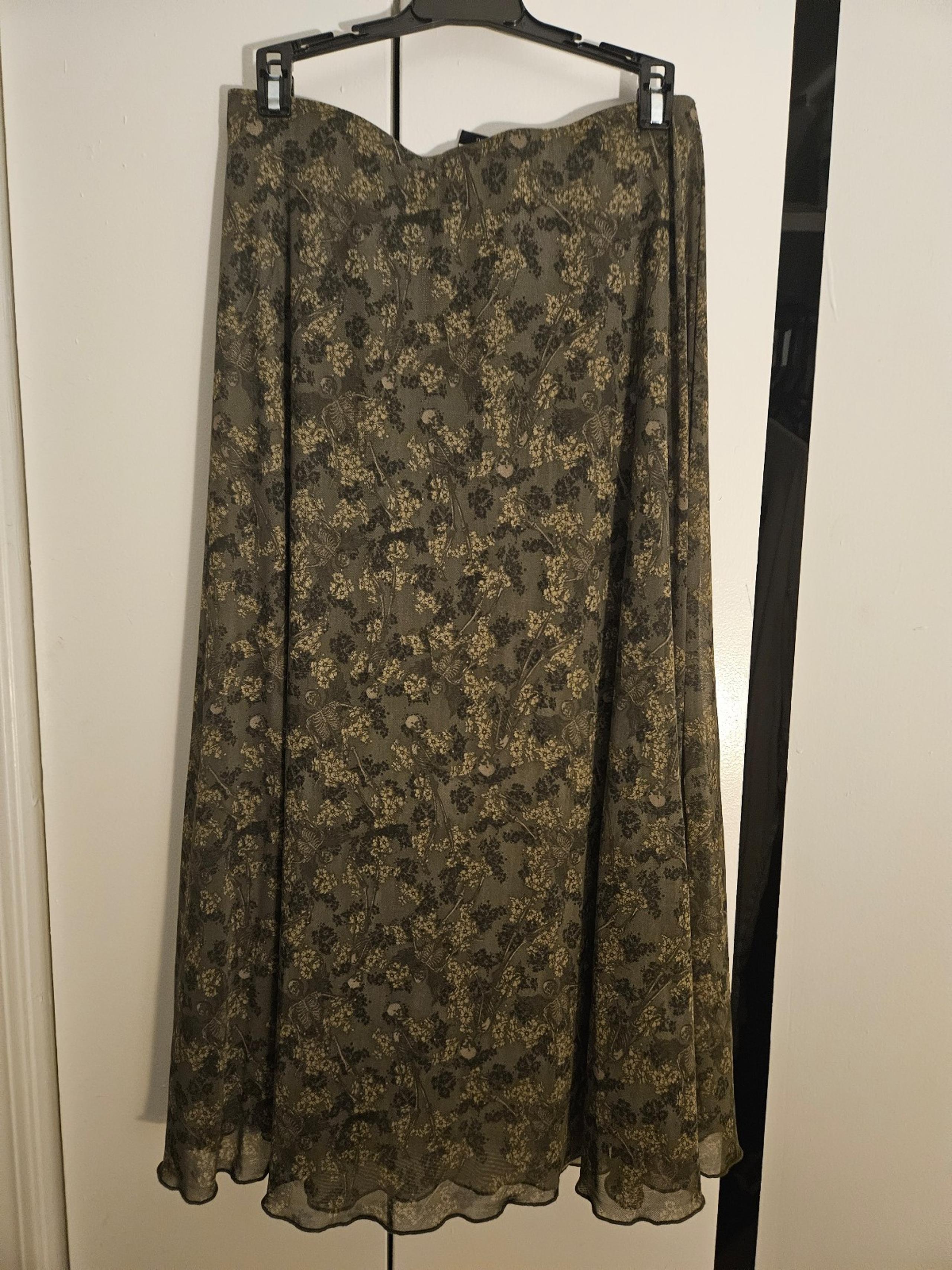 Womens Large Skeleton Skirt