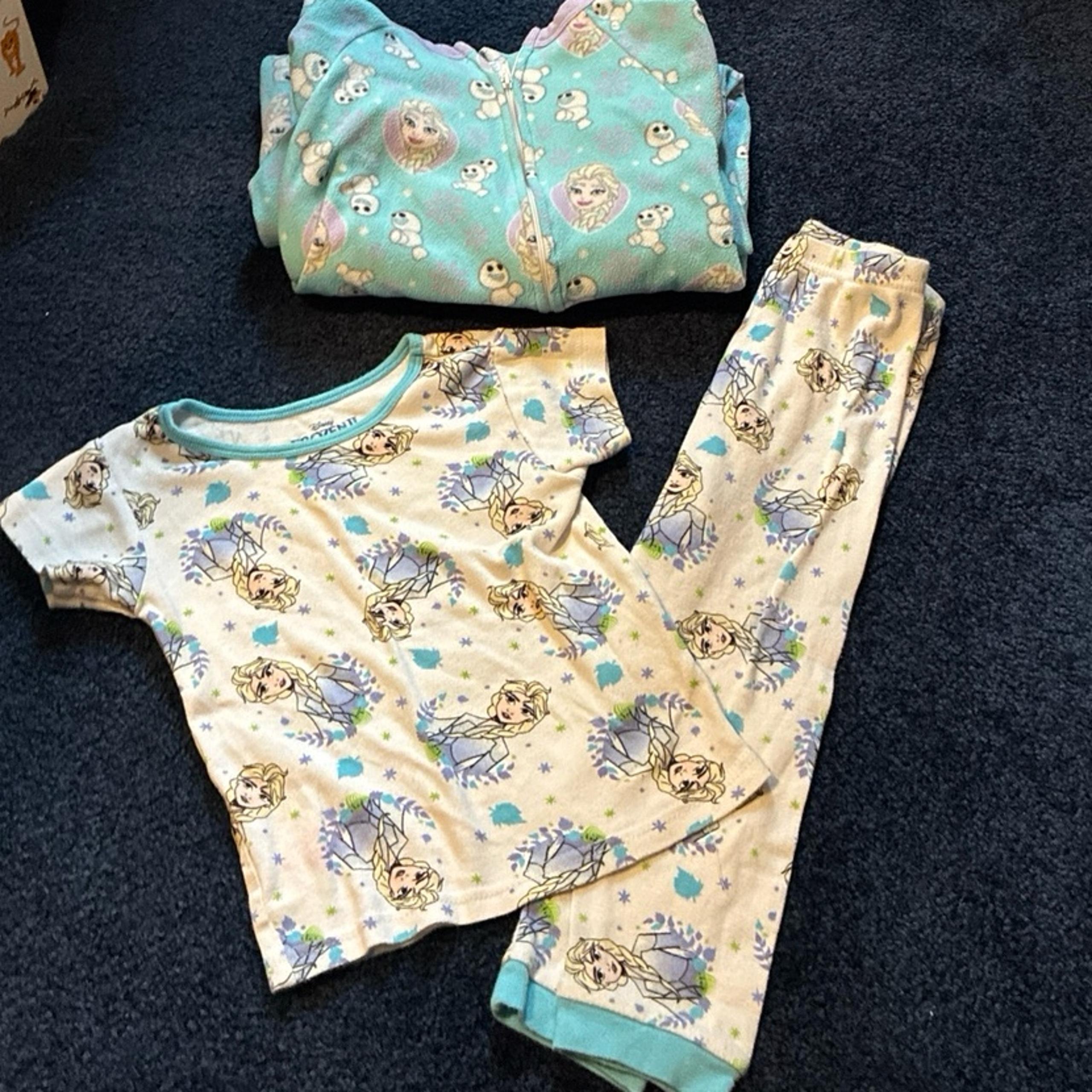 Frozen Disney size 4T Pajamas Set - Footed sleeper & pants & tahirt