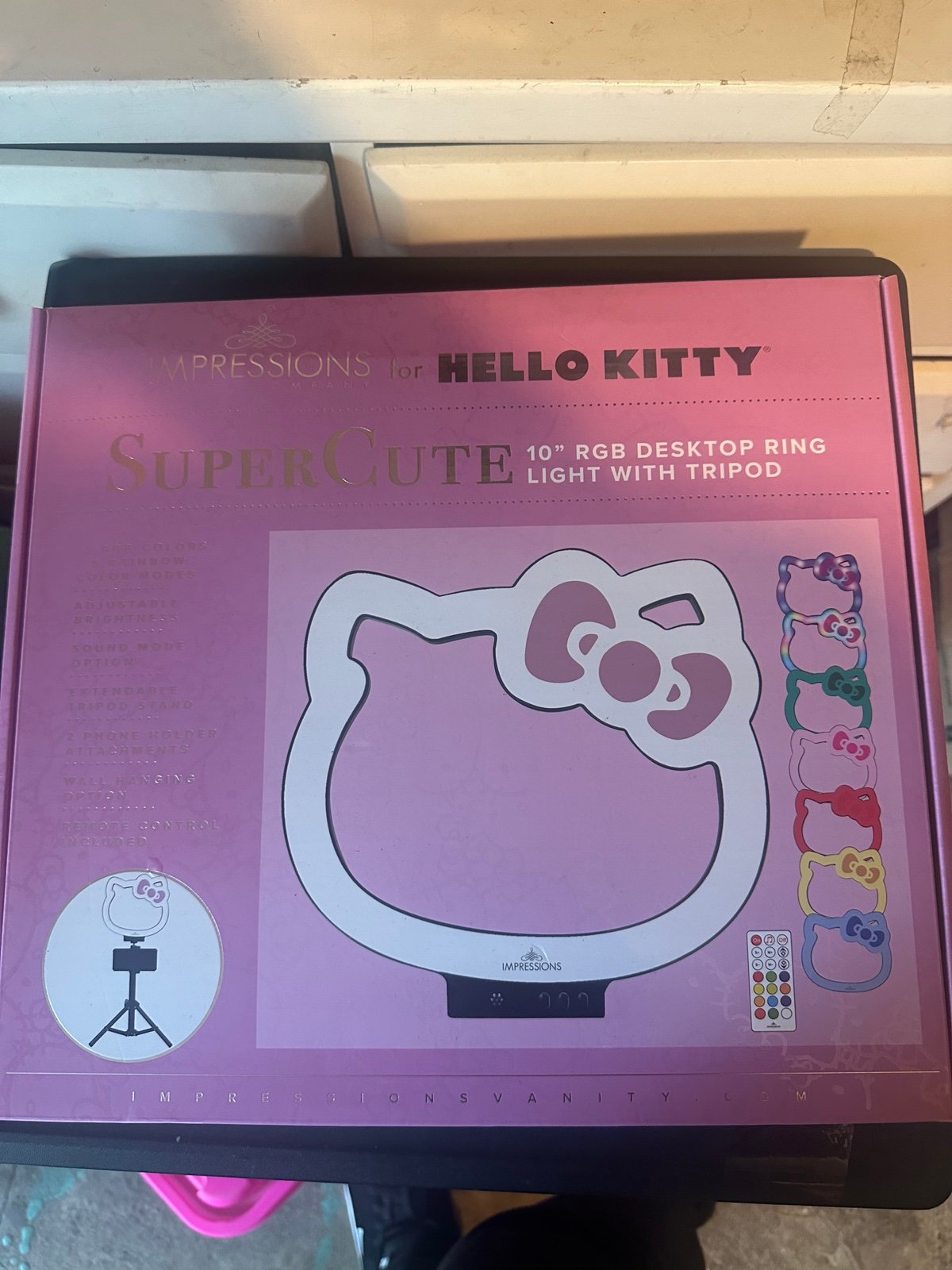 Impressions Vanity Hello Kitty 10” ring light with tripod and remote