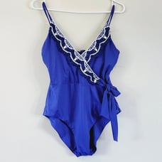 Becca by Rebecca Virtue Women's Scallop Trim Surplice One Piece Swimsuit Large