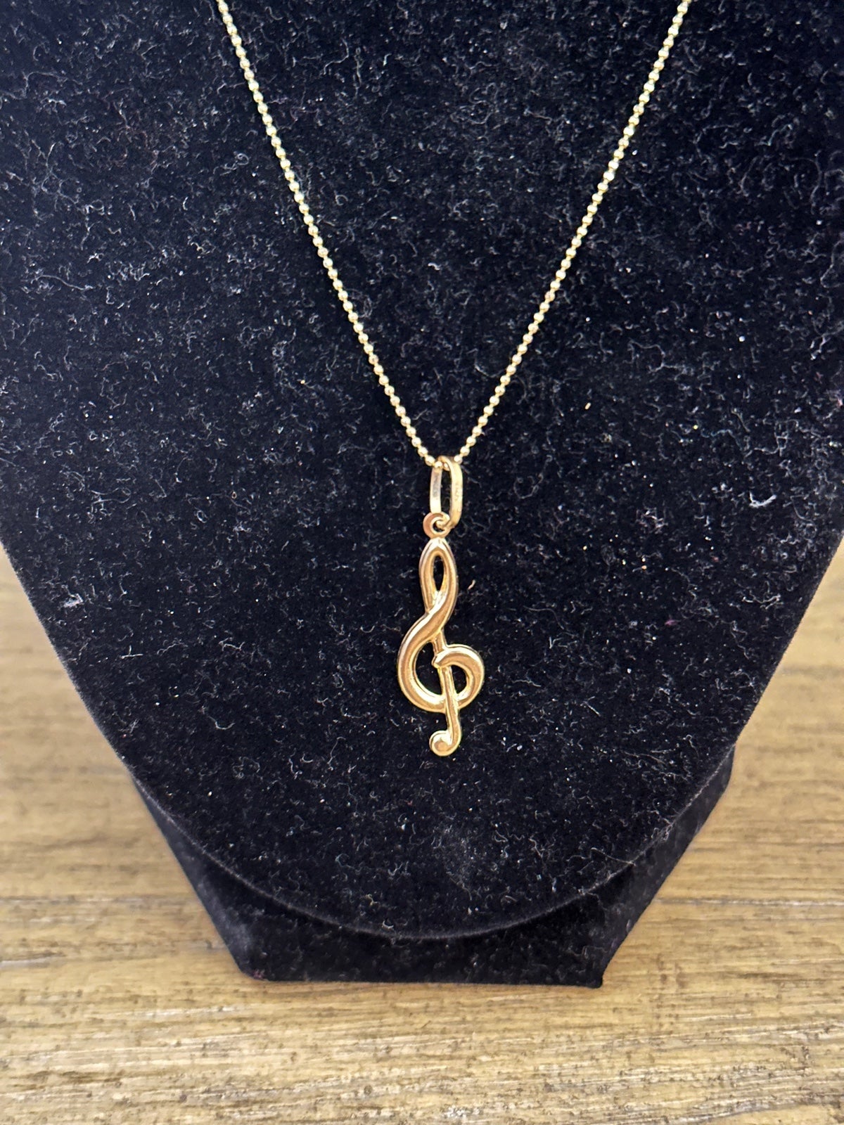 Pendant and necklace 18k
