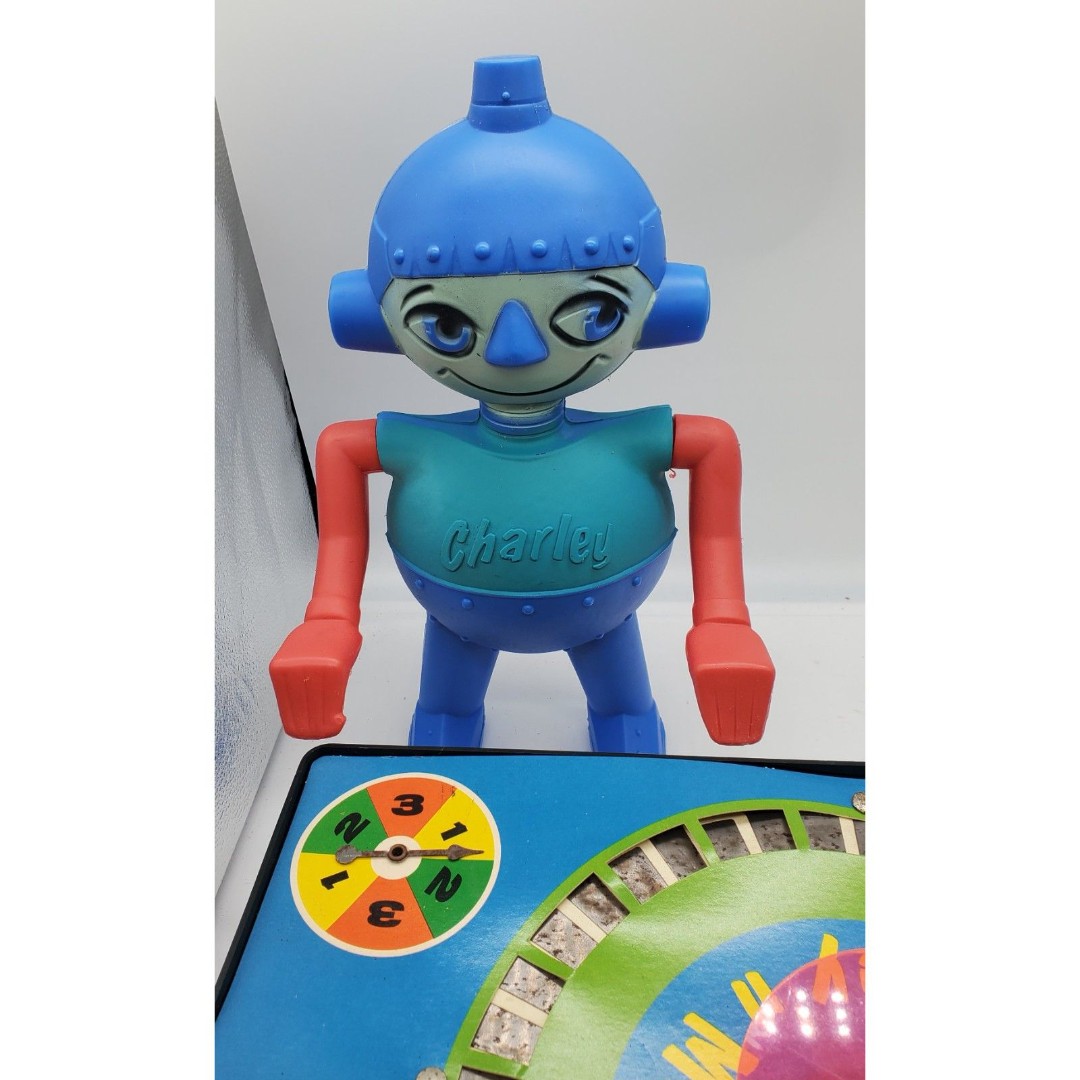 CHARLEY 'N ME VINTAGE 1967 ROBOT BOARD GAME IN ORIGINAL BOX TOPPER TOYS