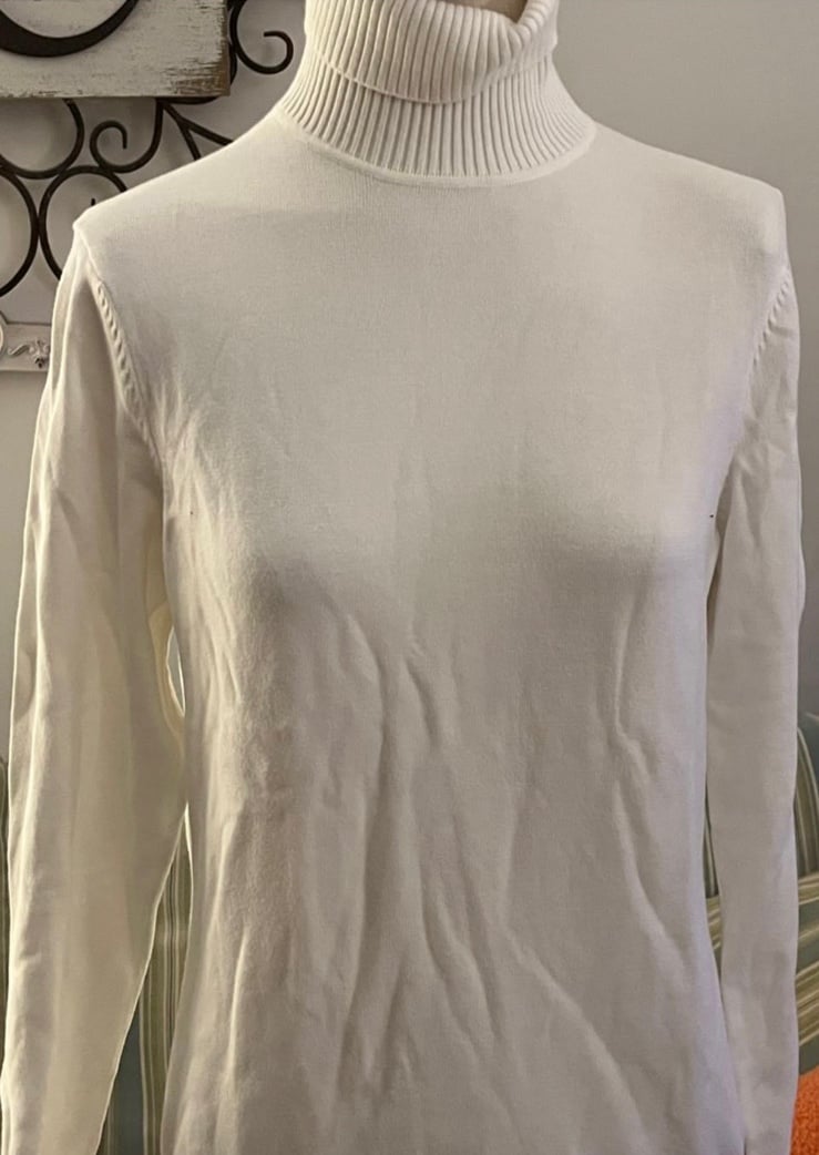 Talbots white turtleneck size medium NWOT!