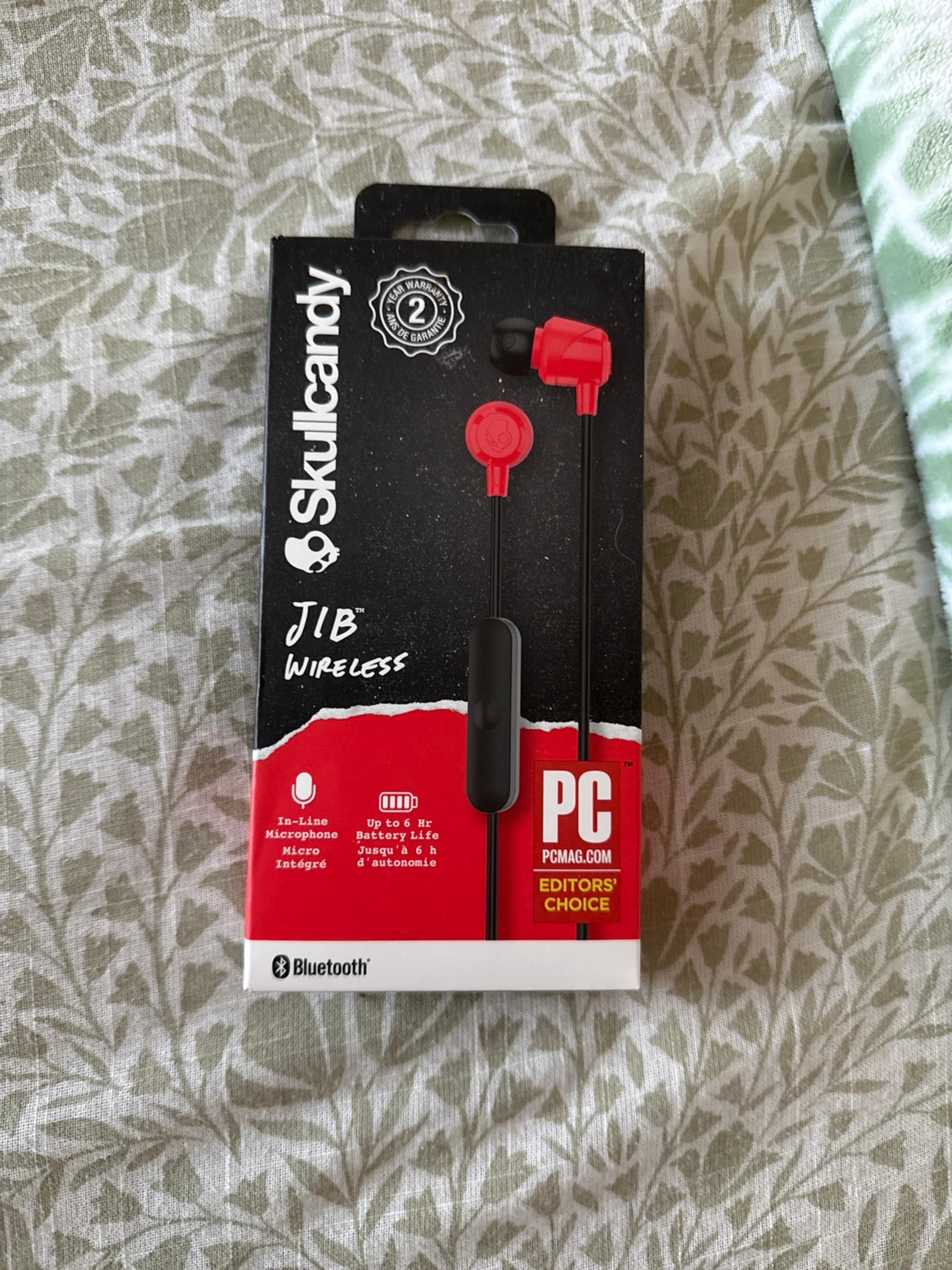 Skullcandy J1B wireless headphones