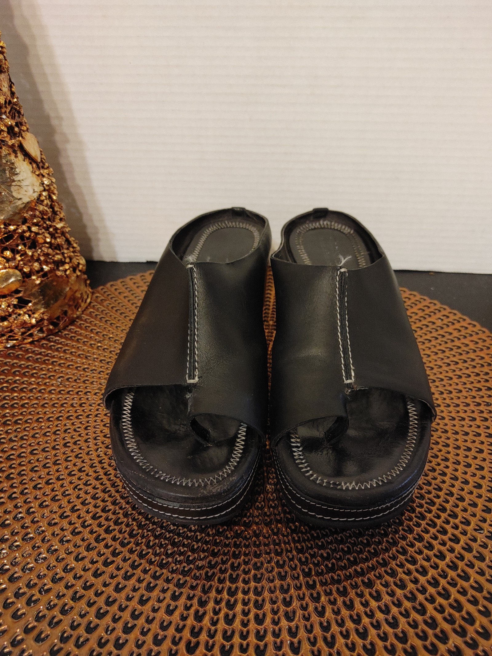 Donald J. Pliner Slides Size 9M