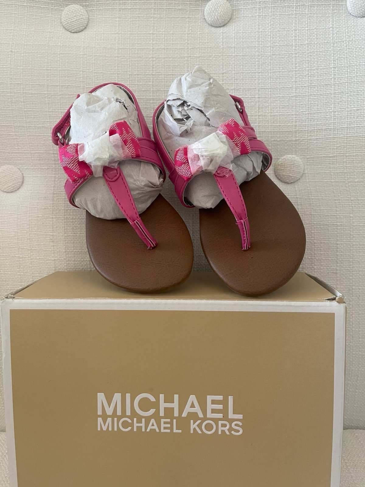 Michael Kors Lylia T-Thong Sandal kid sz 8