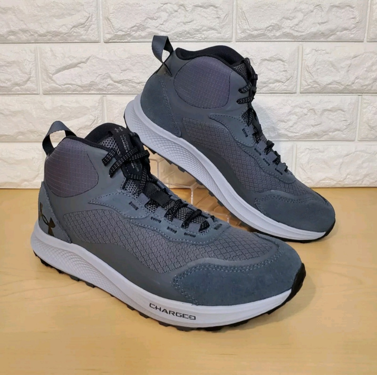 mens under armour hiking shoes