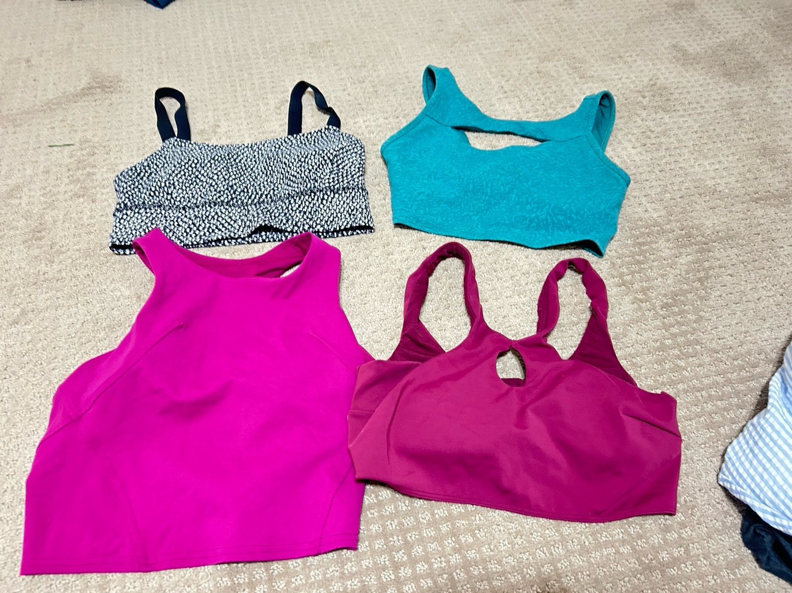 Sports bras all lululemon size small