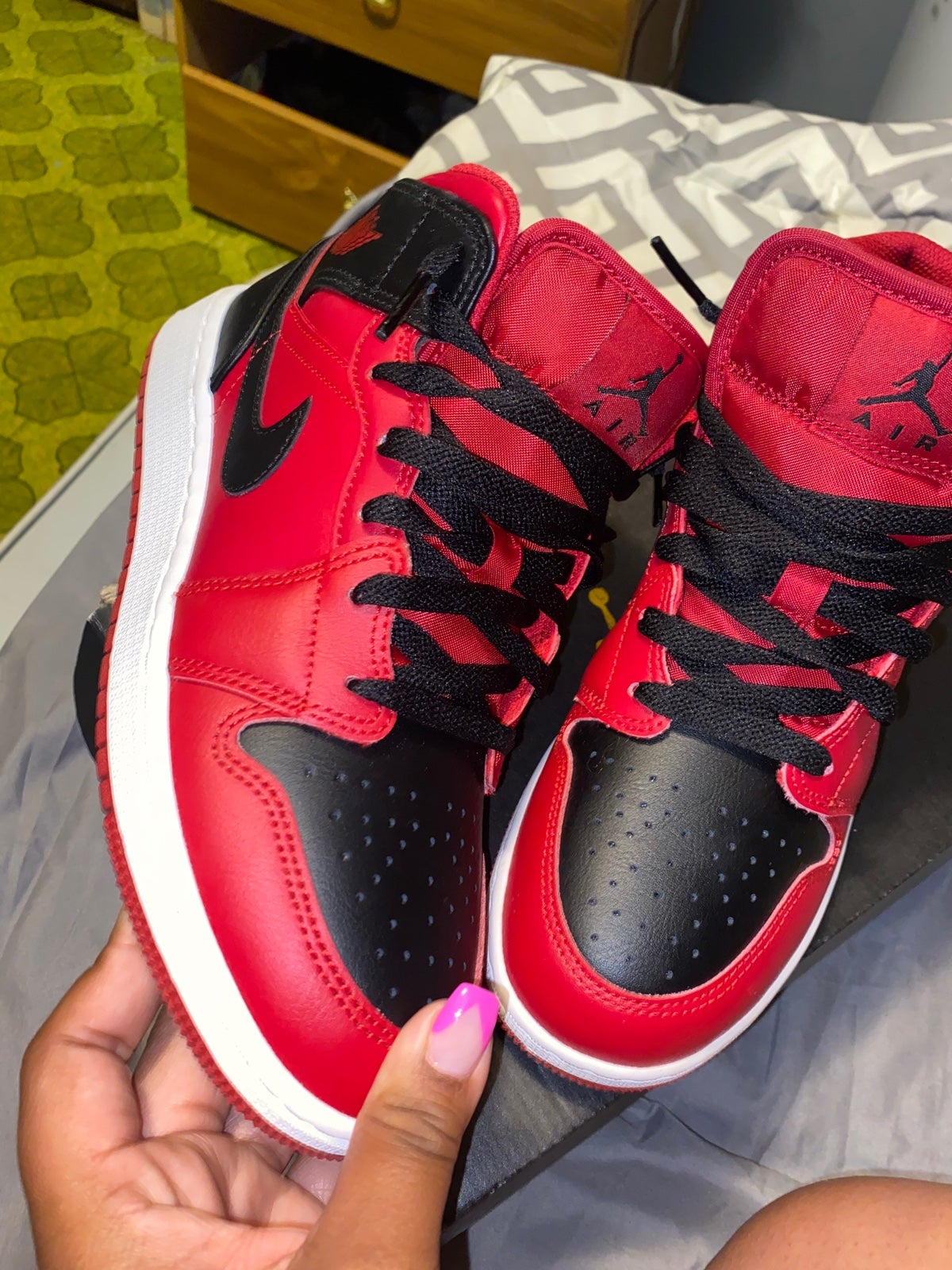 Jordan Mids Red/Black