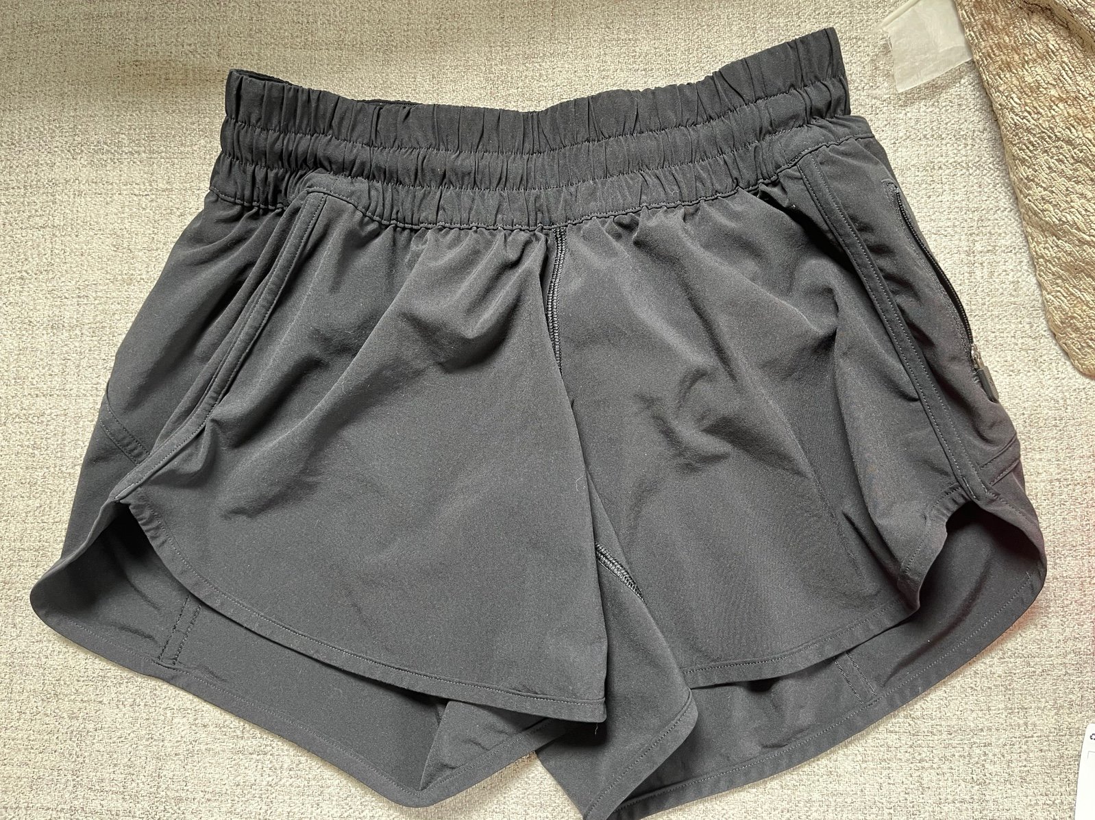 Lululemon tracker shorts
