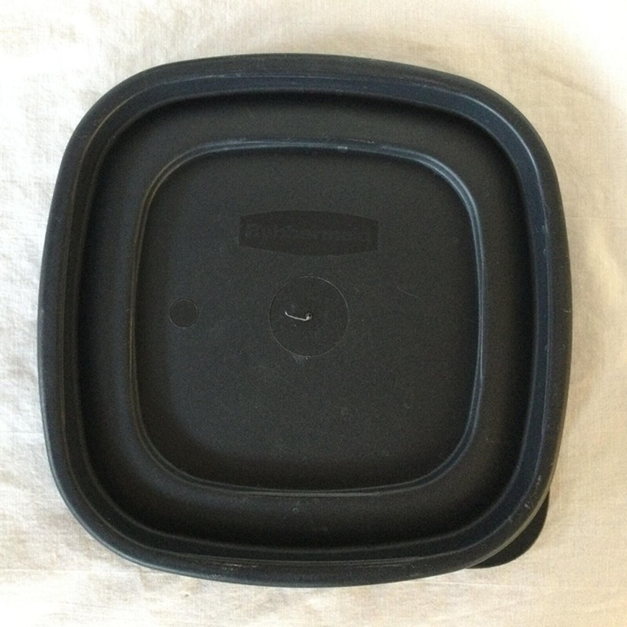Rubbermaid 7J64 4 Container Easy Find Black Square Replacement Lid 6”