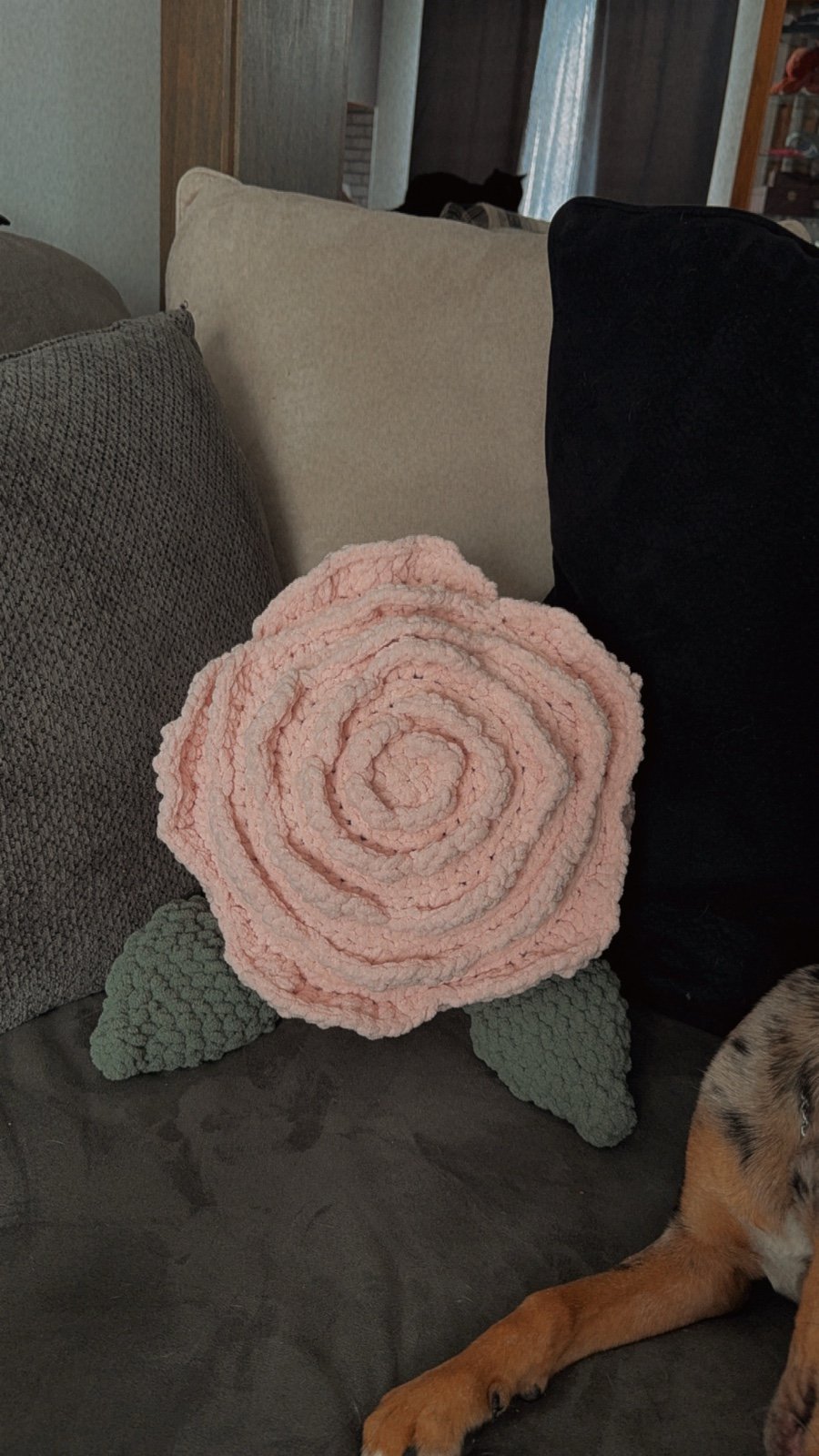 Jumbo rose pillow crochet