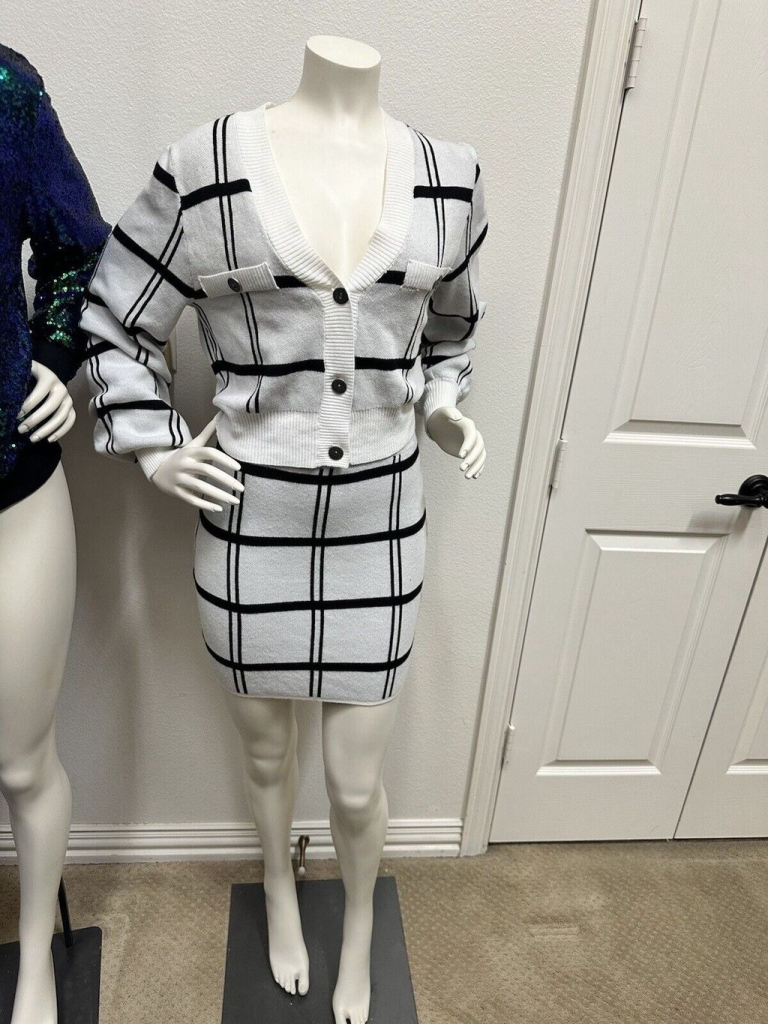 Two Piece Sweater Skirt Set Size Small