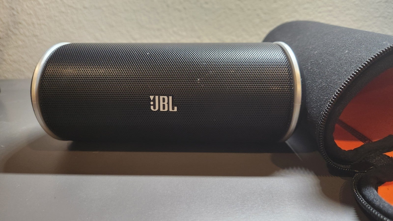 Original JBL Flip 1 tested working, no charging cable