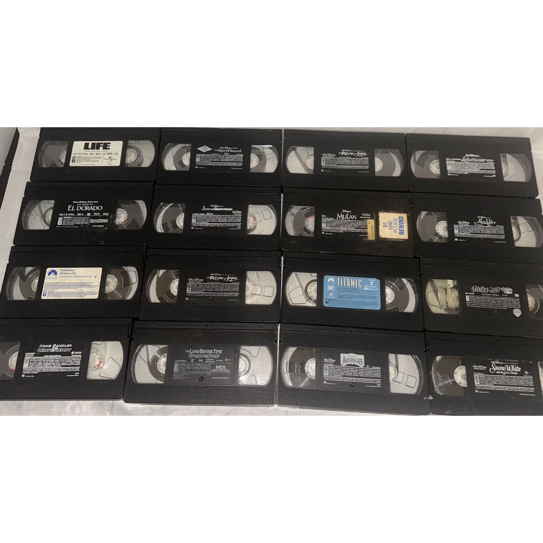 Assorted Lot of 12 VHS Movies Disney Aladdin, Snow White, Titanic, Many More